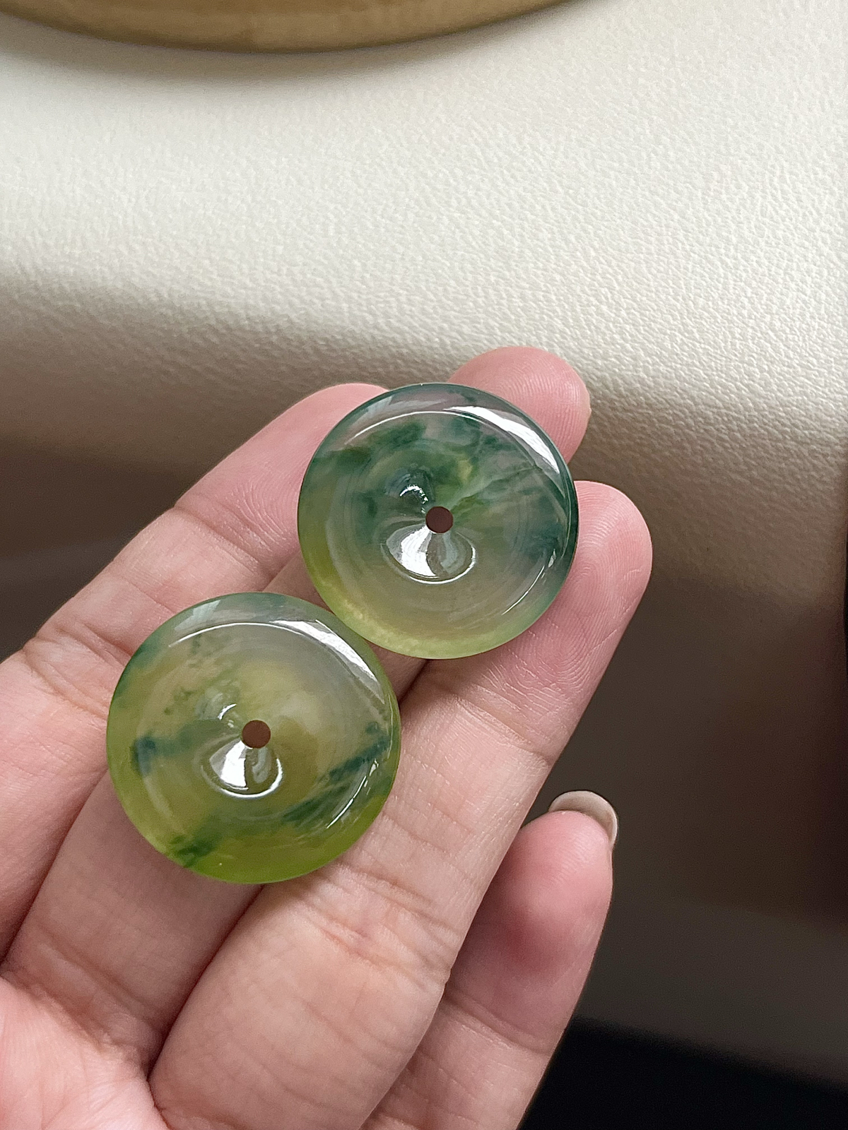 【平安扣一对】飘花灵动，种老细腻形体佳尺寸：23.8*4.6，23.8*4.5,