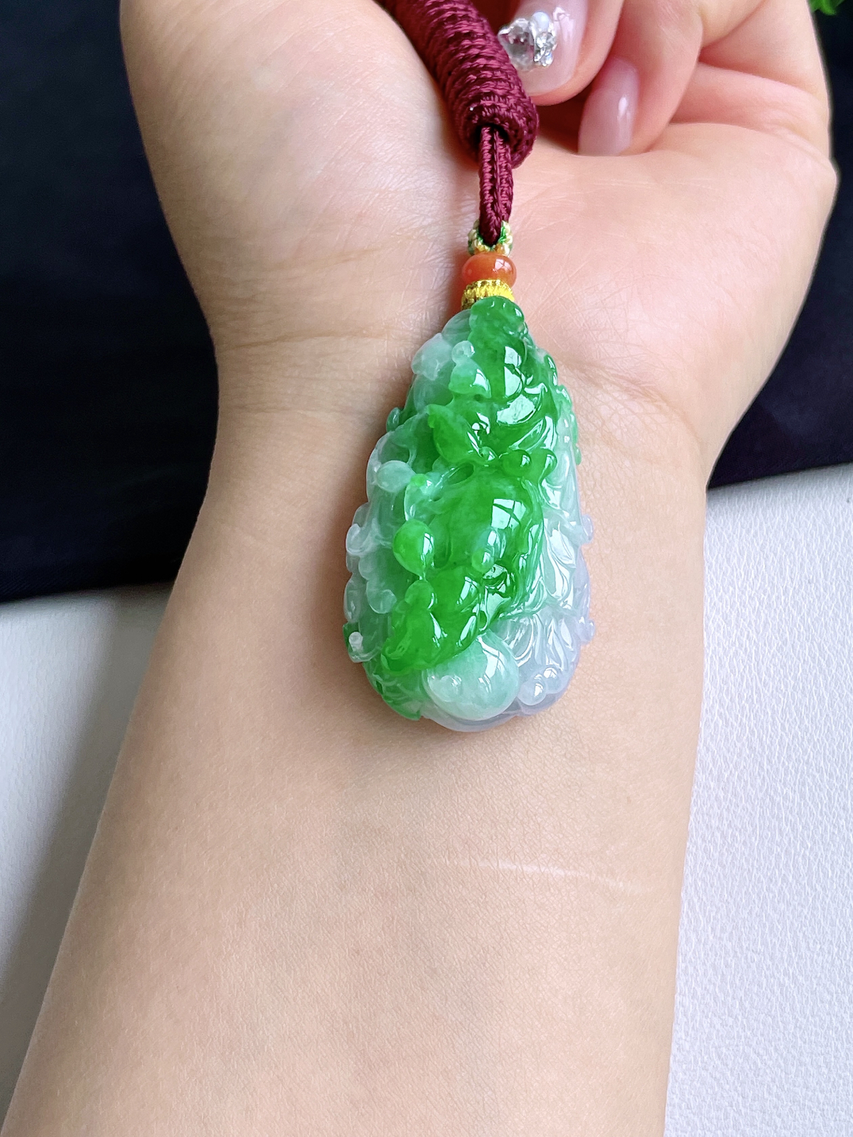 【裸石】冰飘绿花白菜百财吊坠
【说明】缅料 性价比高 飘花
【尺寸】48-27.2-18.2