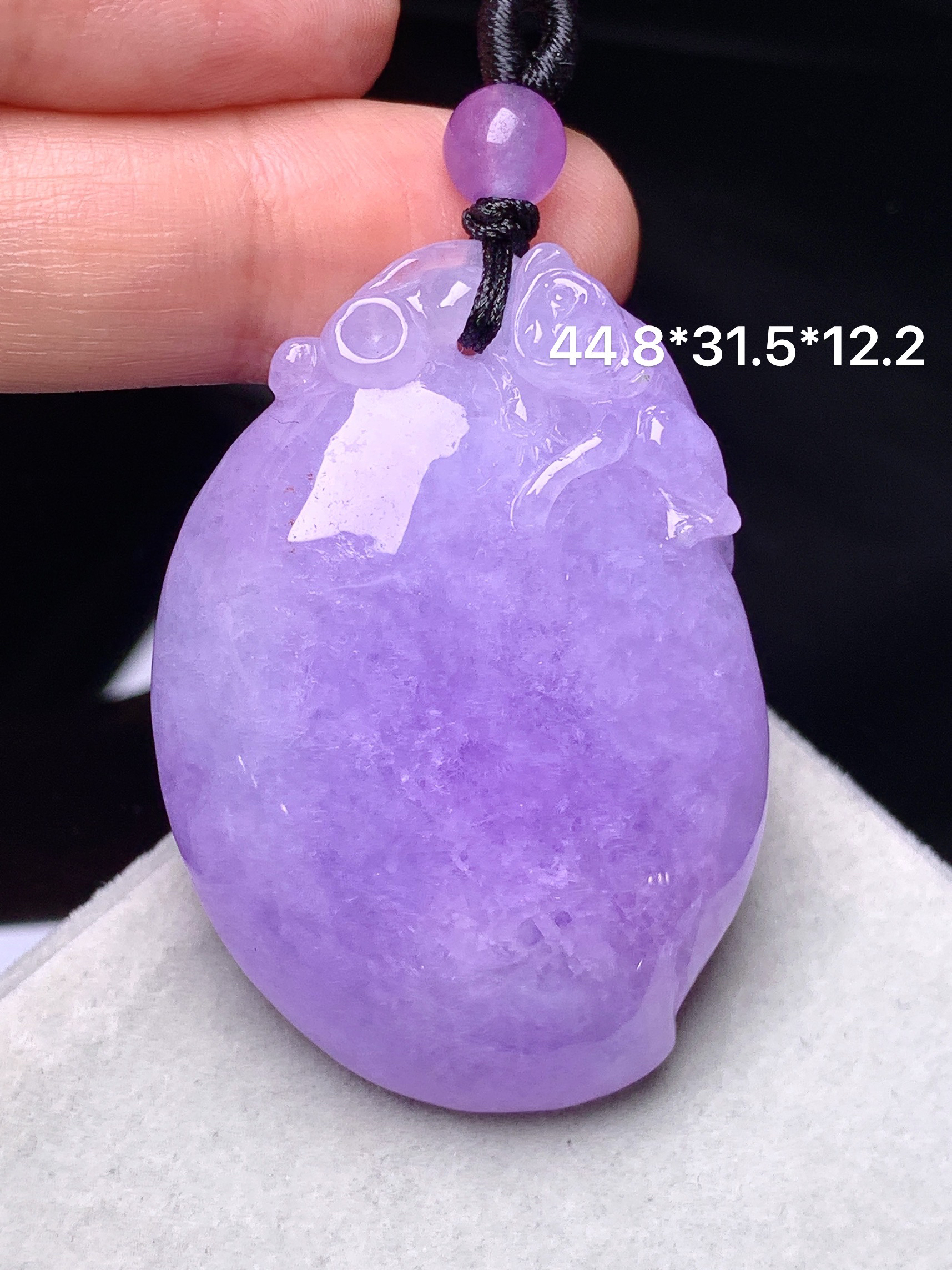紫罗兰福瓜吊坠 玉质细腻 色泽艳丽清新 水润亮眼 整体尺寸44.8*31.5*12.2z1