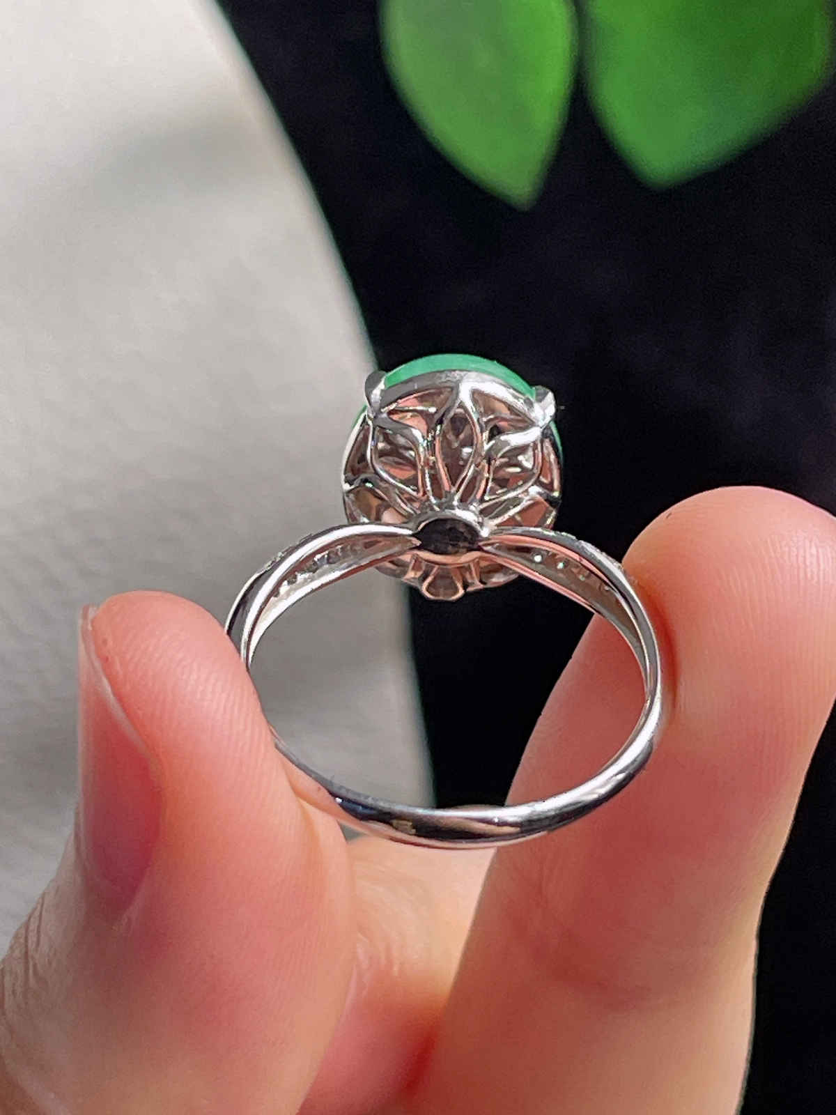 18k金翡翠冰糯种满绿色戒面戒指