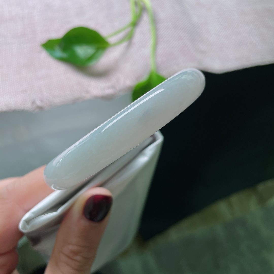 56/11.3/8.3白底正圈，水润细腻，悠悠的云里有淡淡的诗，简约大方，ss46311a