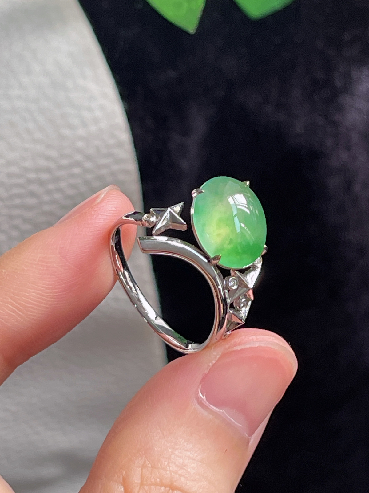 18k金翡翠冰糯种绿色戒指