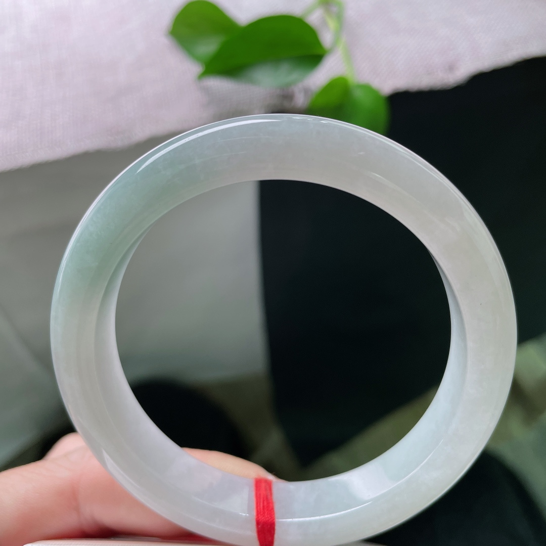 57.8/12.2/8.4，淡绿底正圈，温柔贤惠，素雅不张扬，种老，底子干净，ss47792a