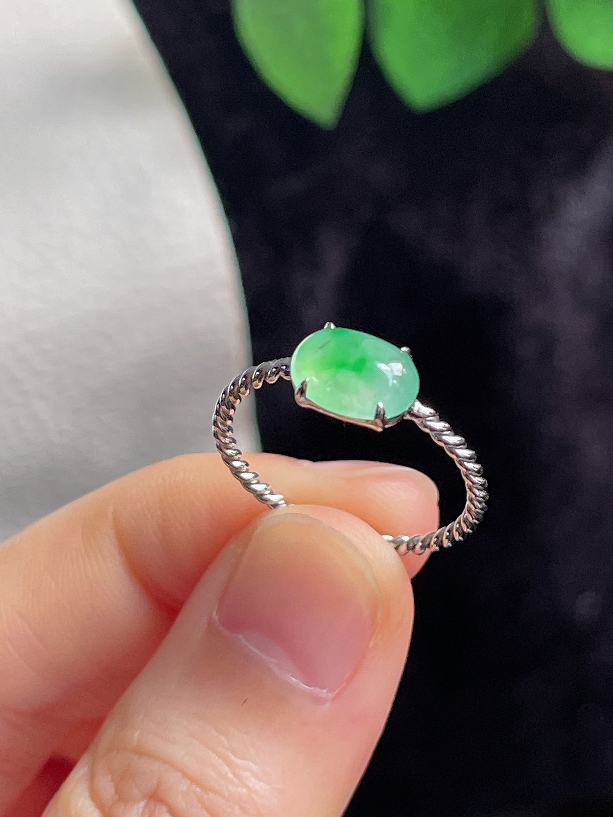 18k金翡翠冰糯种飘花戒指