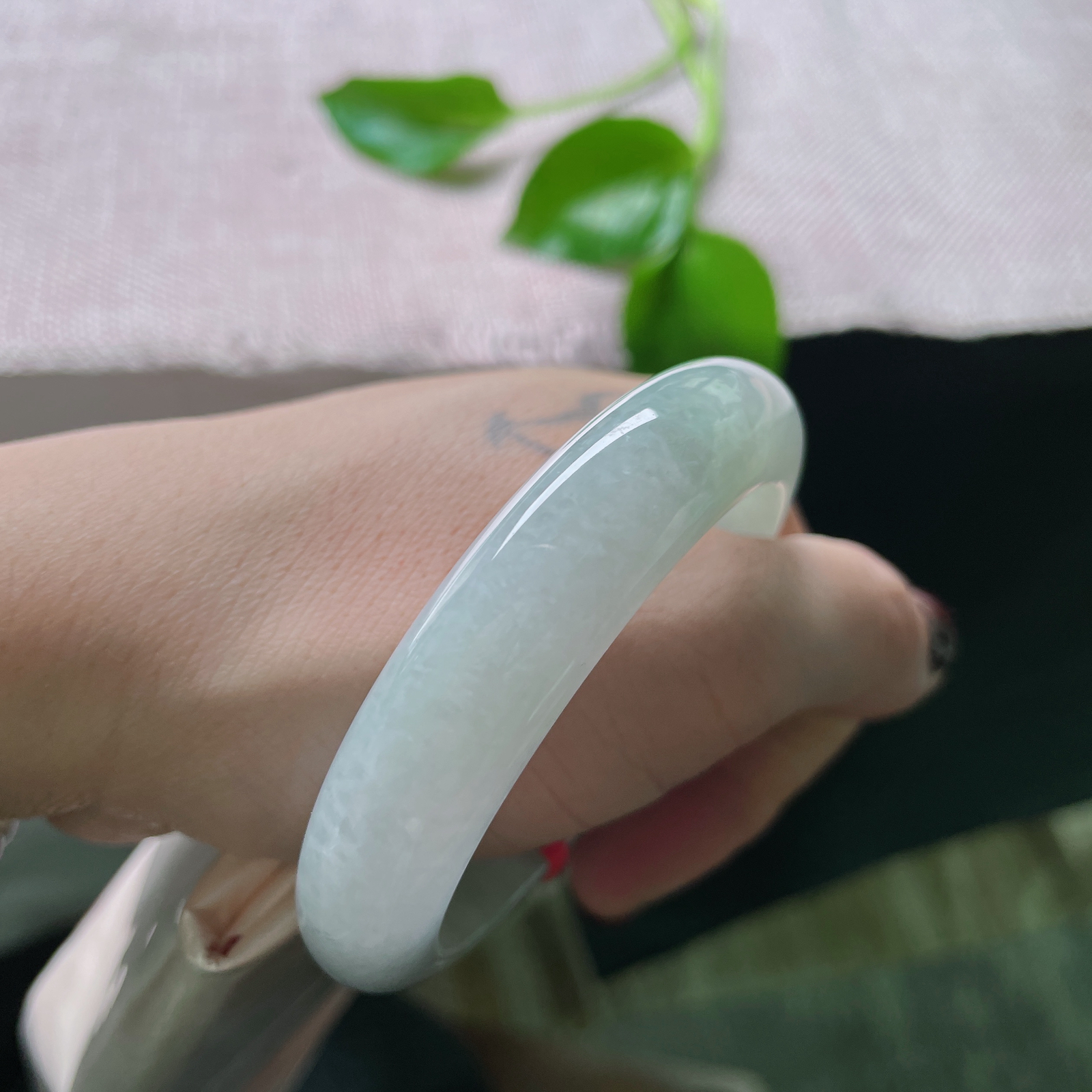 52.5/12.8/8.4，淡绿底正圈，水头好，小手福利，甜美又优雅..ss50053a