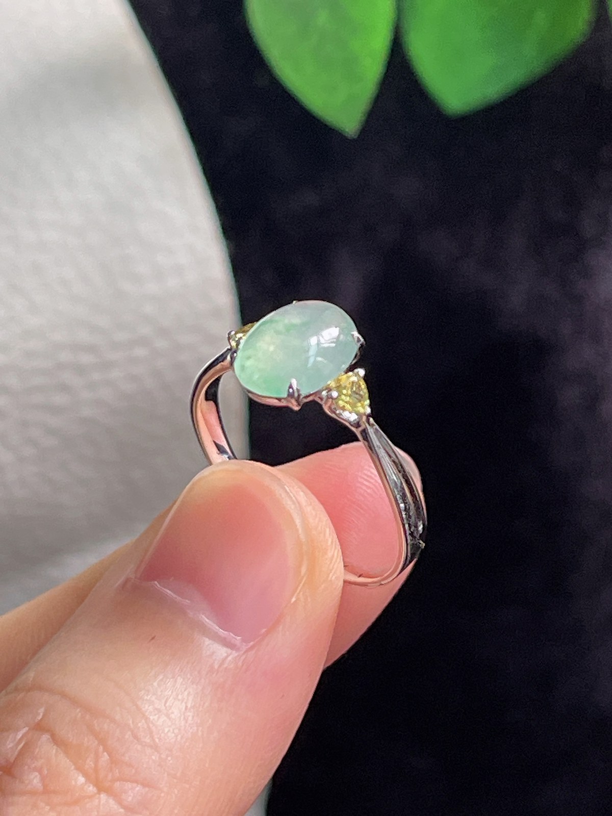 18k金翡翠冰糯飘花戒指