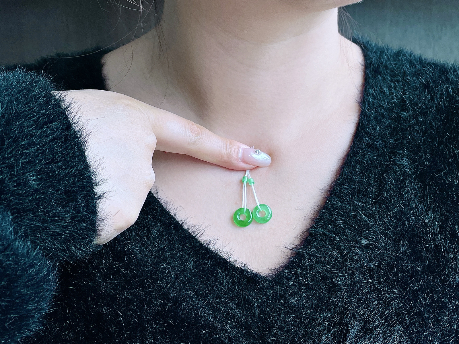 【裸石】高冰甜阳绿甜甜圈一对
【说明】缅料 性价比高  
【尺寸】11.4-2.9