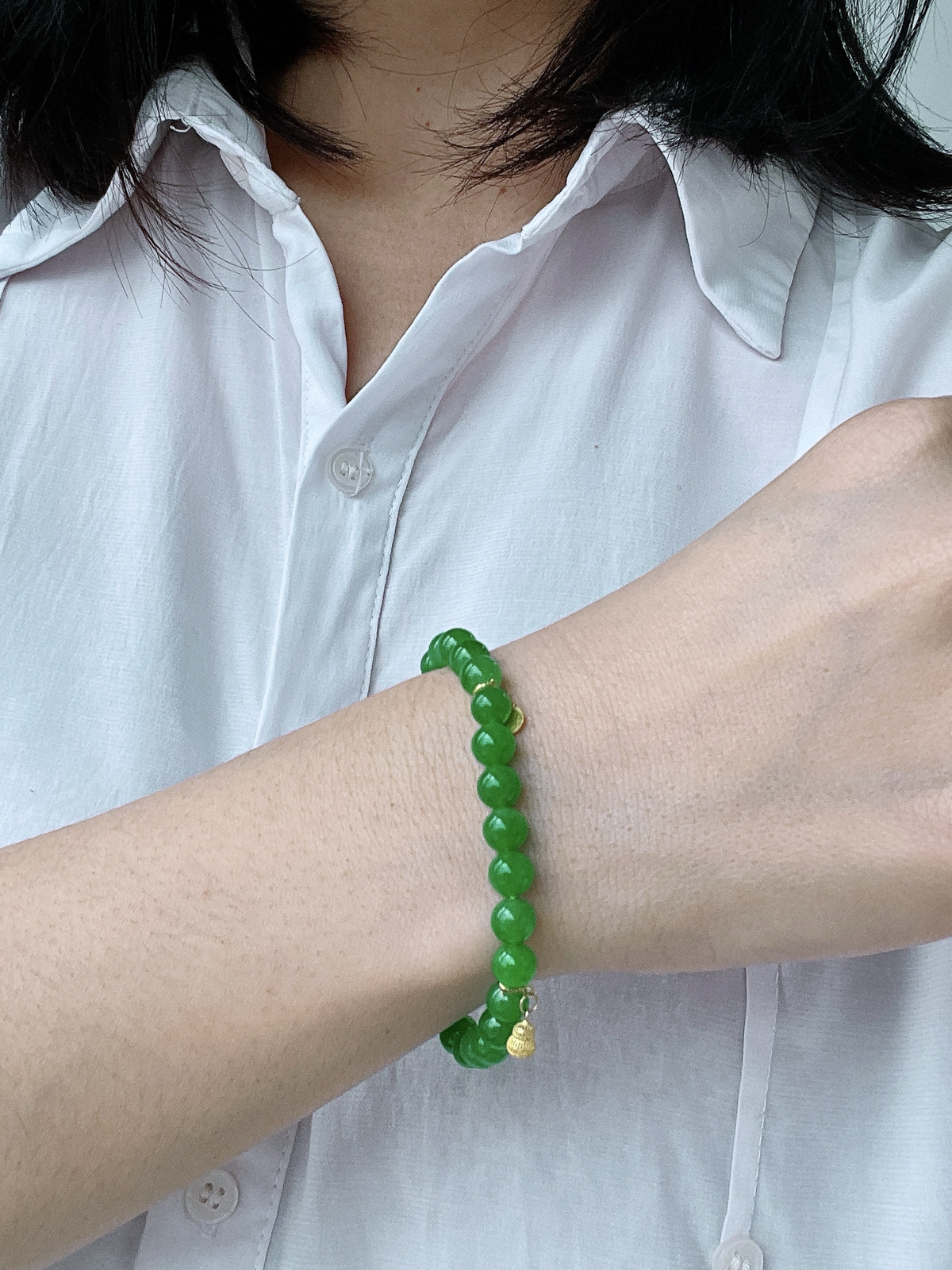 【珠子】冰阳绿手串圆珠珠子手串
【说明】缅料 18k镶嵌 性价比高  
【尺寸】6.7mm