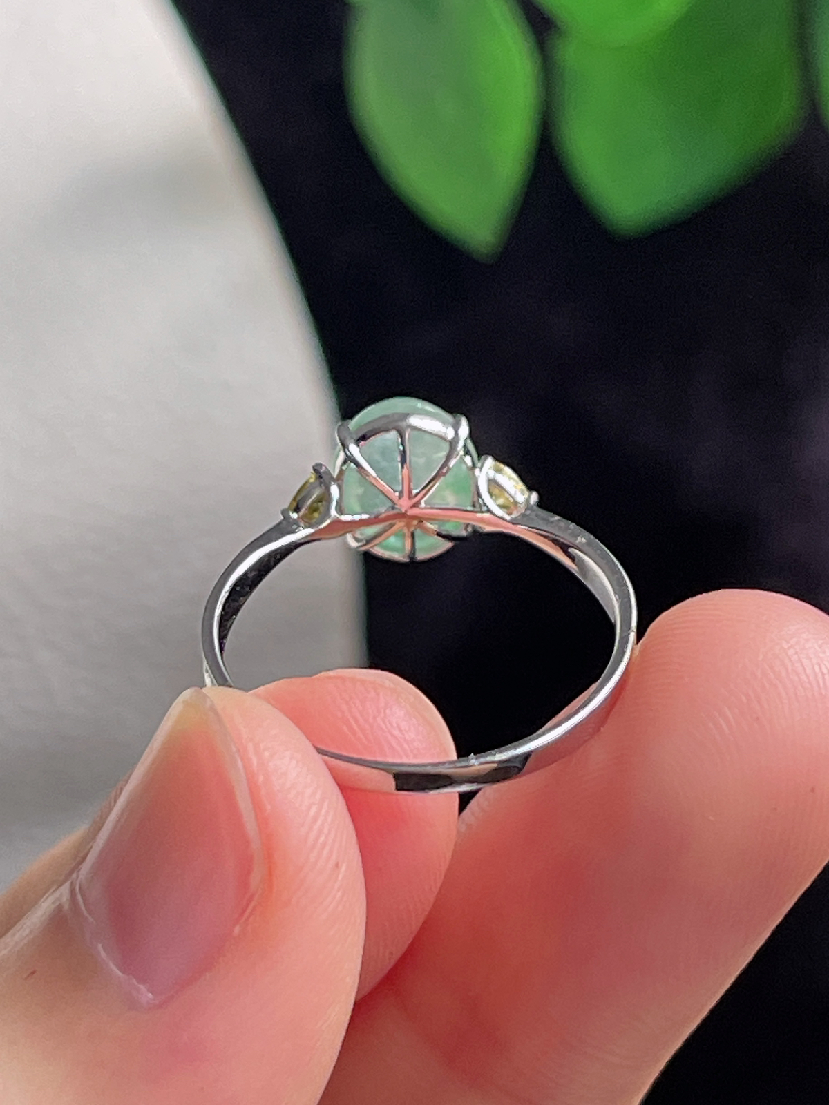 18k金翡翠冰糯飘花戒指