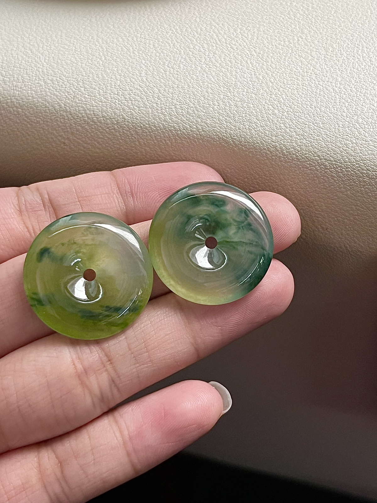 【平安扣一对】飘花灵动，种老细腻形体佳尺寸：23.8*4.6，23.8*4.5,