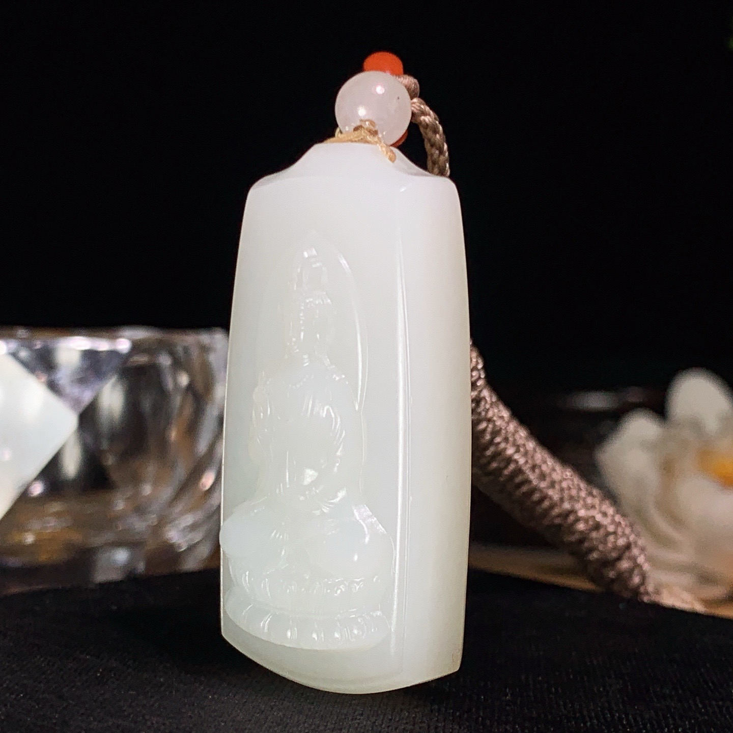 新疆和田玉白玉羊脂白坐莲观音挂件 尺寸46/22/12重28.5克 玉质细腻油润 底色纯净 脂粉好，