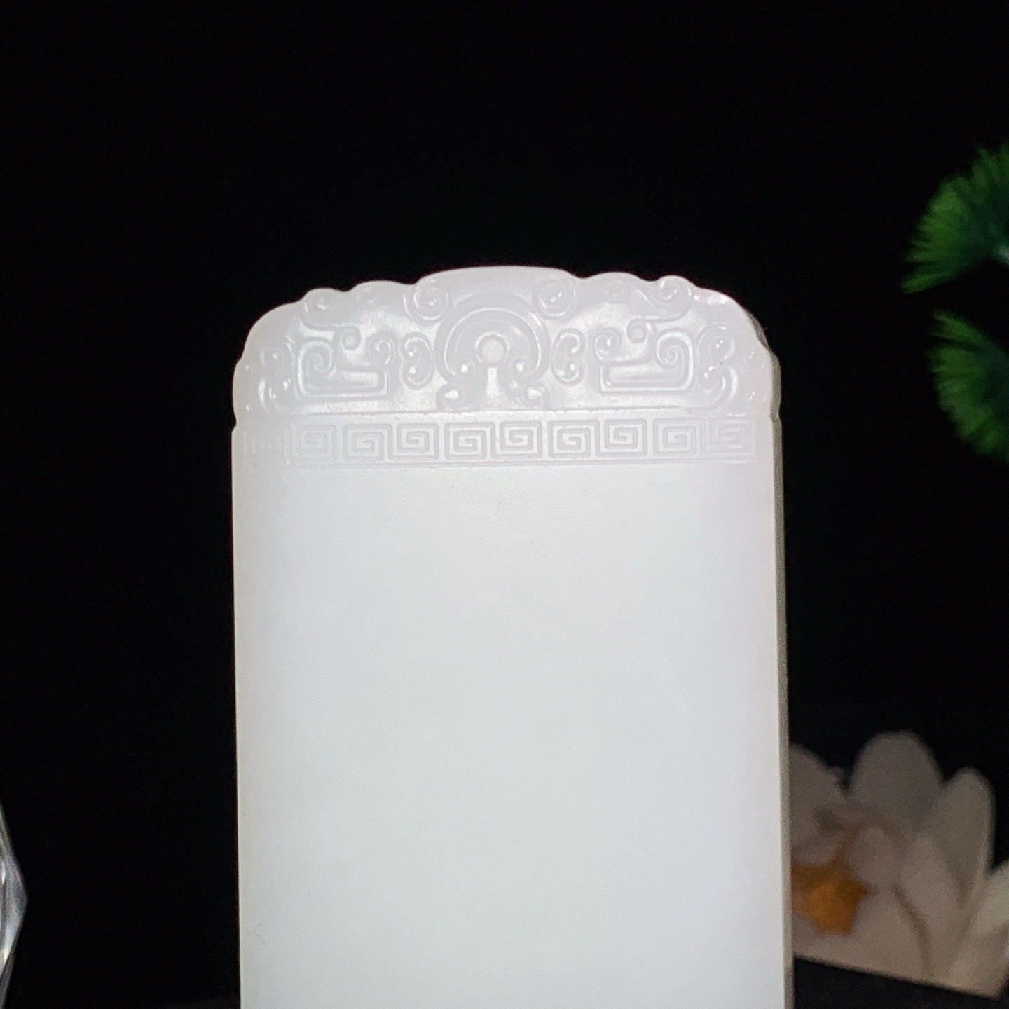 和田玉白玉羊脂白平安无事牌挂件 尺寸66/42/17重125克 玉质细腻油润 底色纯净 脂粉好，品质好。lt260402