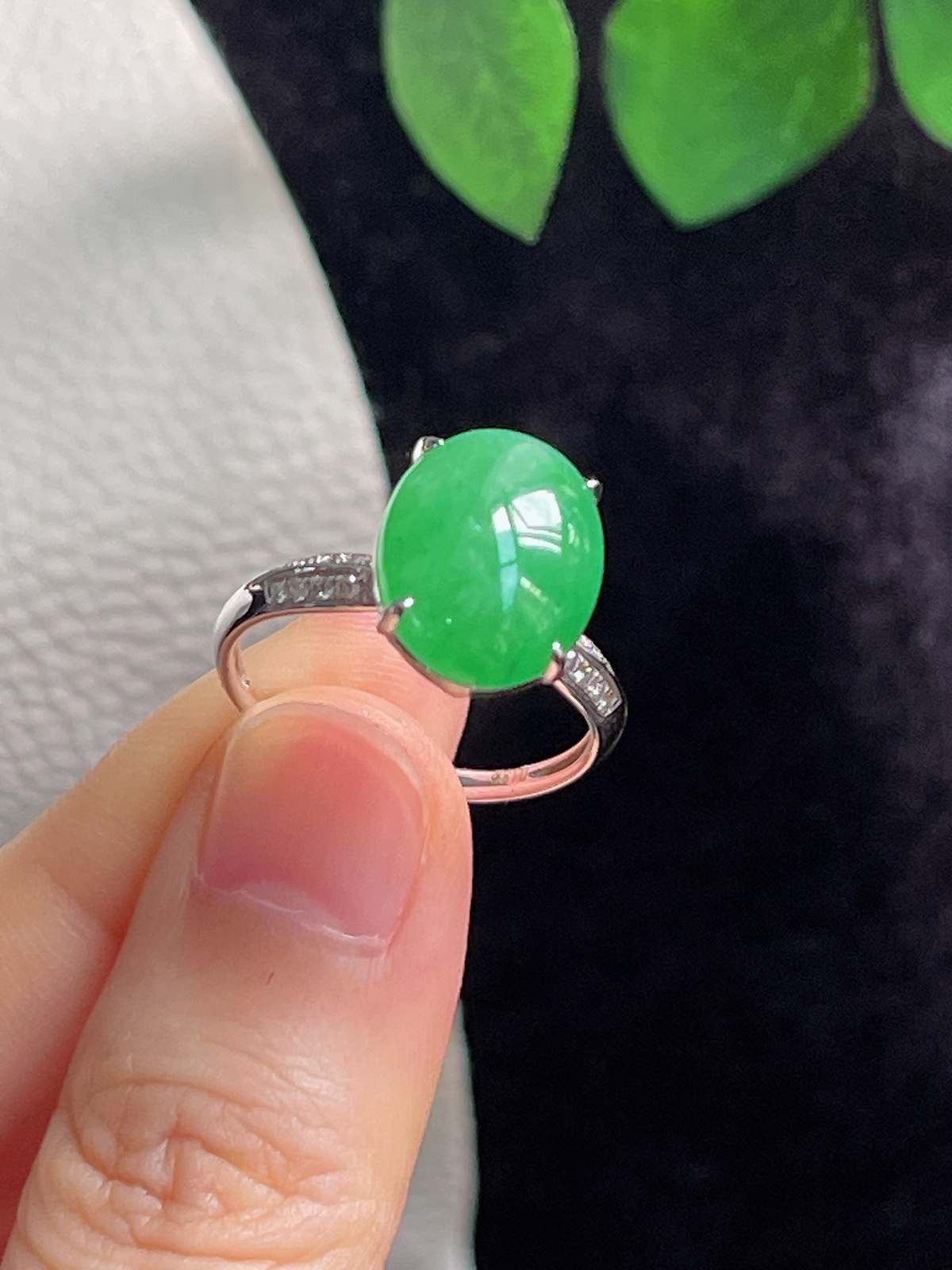 18k金翡翠冰糯种满绿色戒面戒指