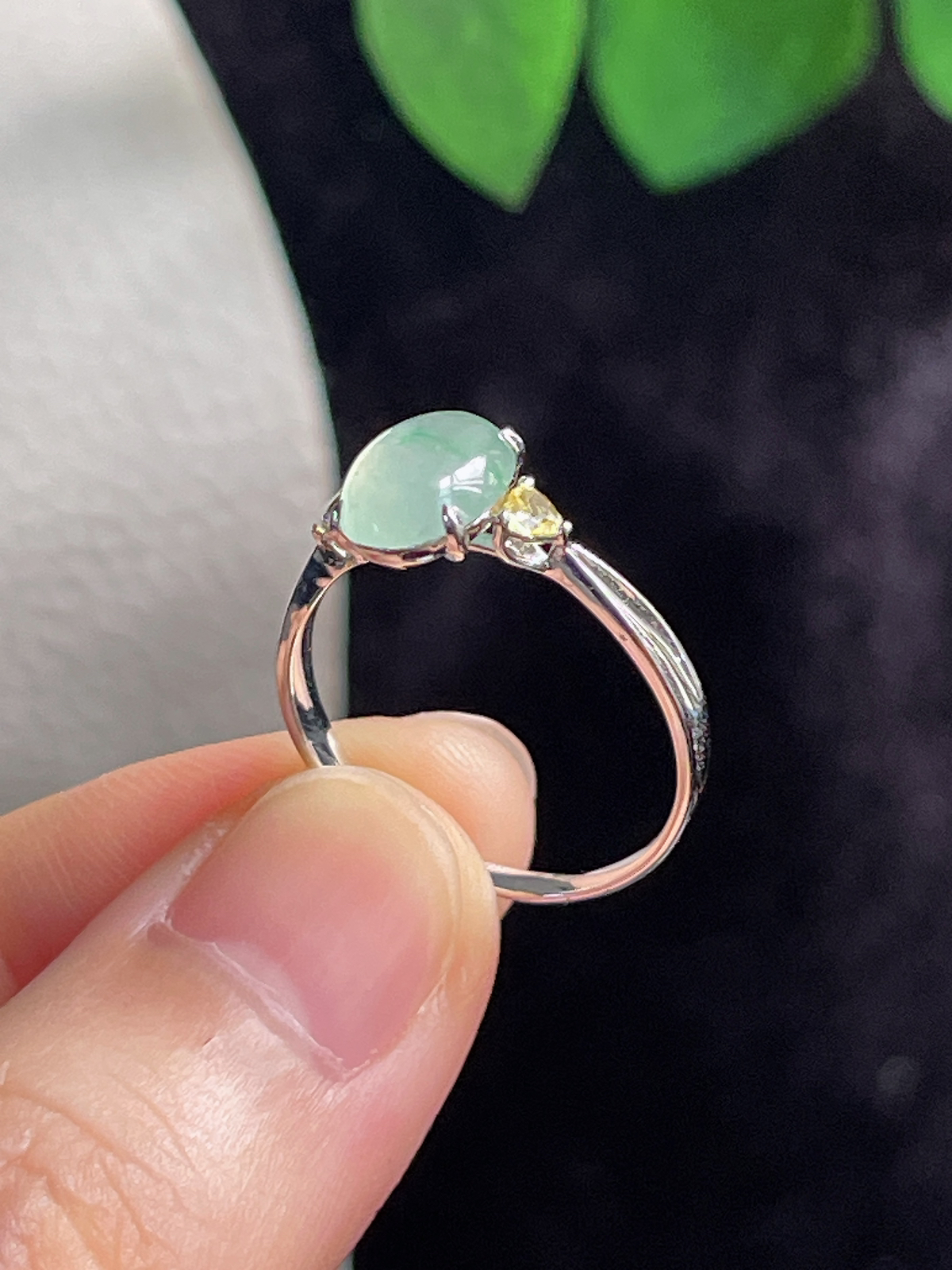 18k金翡翠冰糯飘花戒指