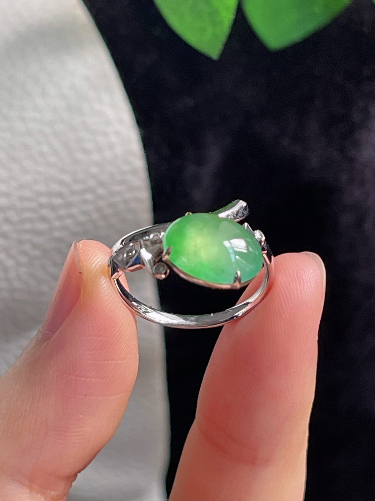 18k金翡翠冰糯种绿色戒指