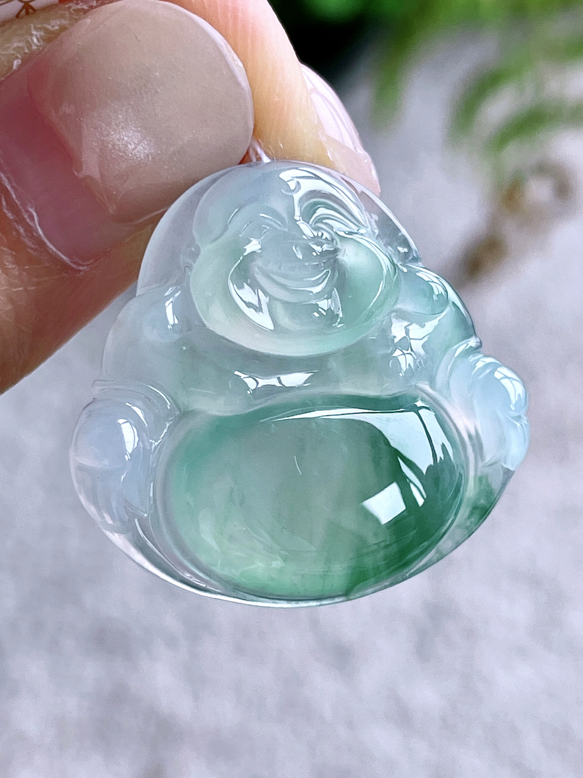 【裸石】冰飘花佛公吊坠
【说明】缅料 性价比高  
【尺寸】26.5-28.3-5.3