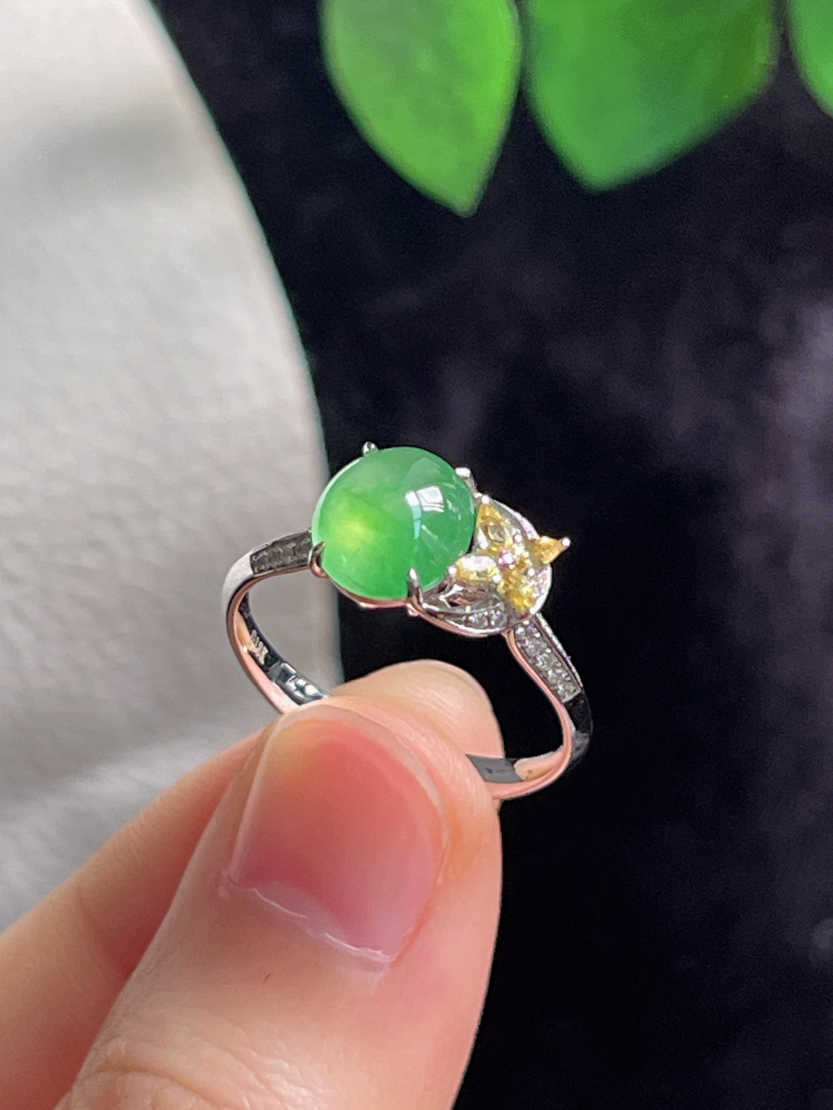 18k金翡翠冰糯种绿色戒指