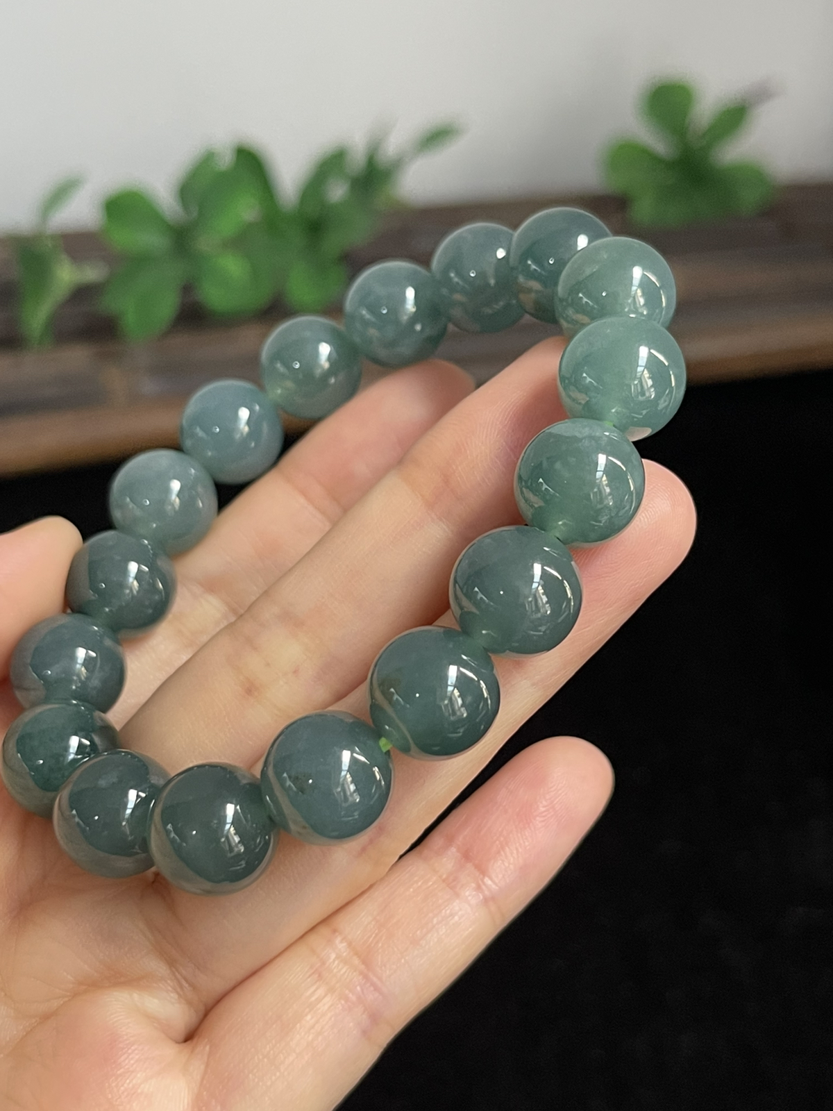 11.8MM，冰种透润深蓝色翡翠手链