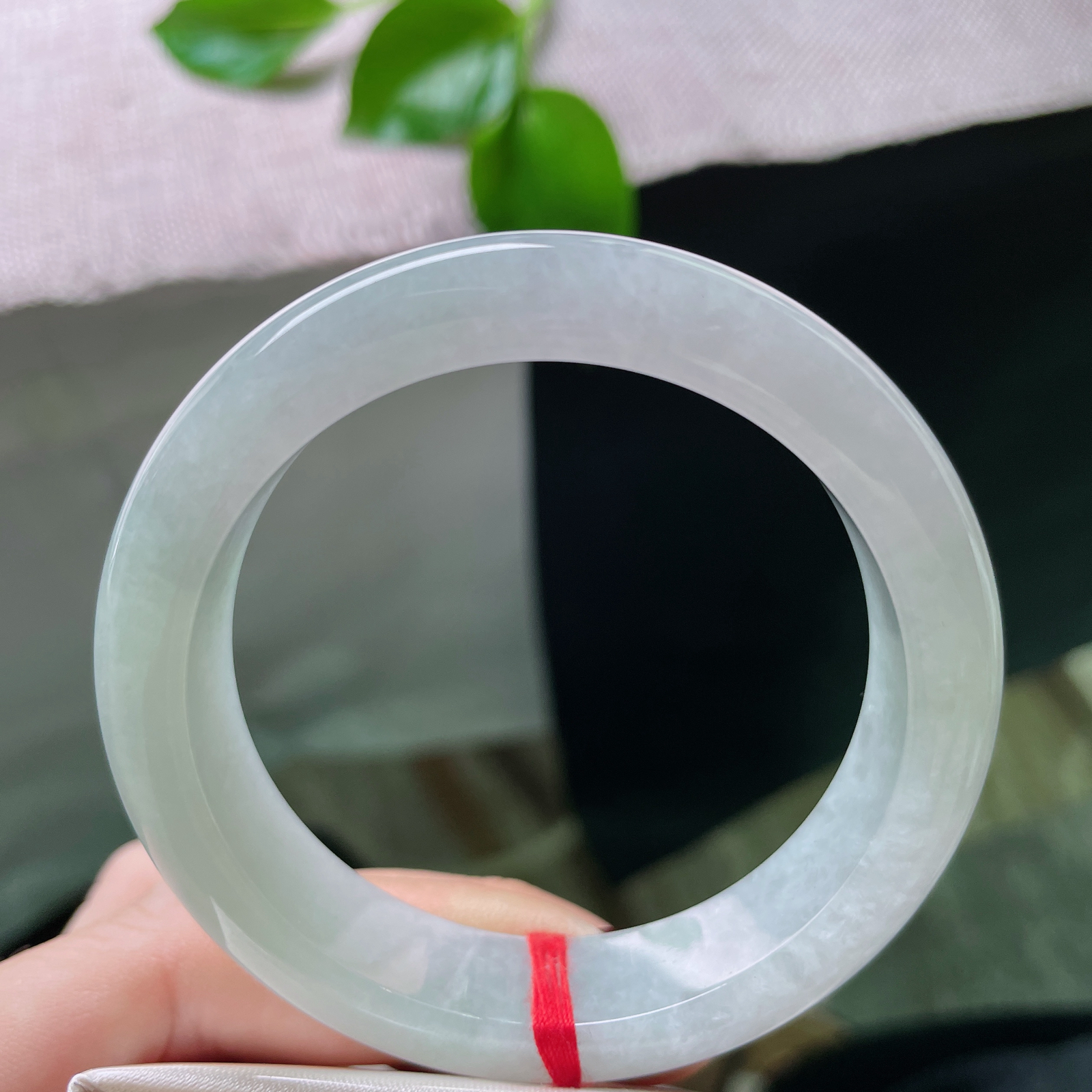 52.5/12.8/8.4，淡绿底正圈，水头好，小手福利，甜美又优雅..ss50053a