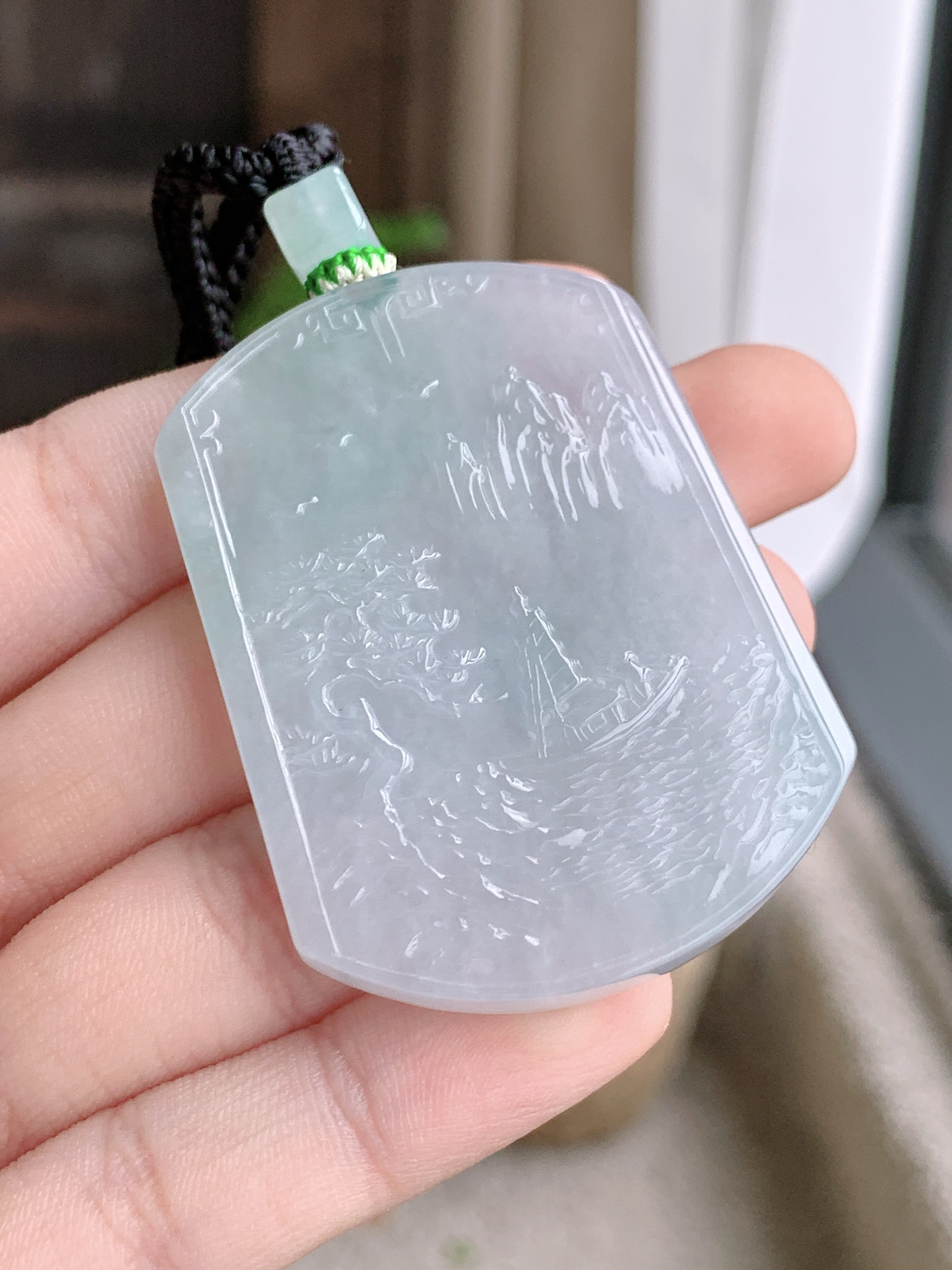 【裸石】高冰山水牌大山水牌吊坠
【说明】缅料 性价比高  
【尺寸】49.6-37.5-5.4