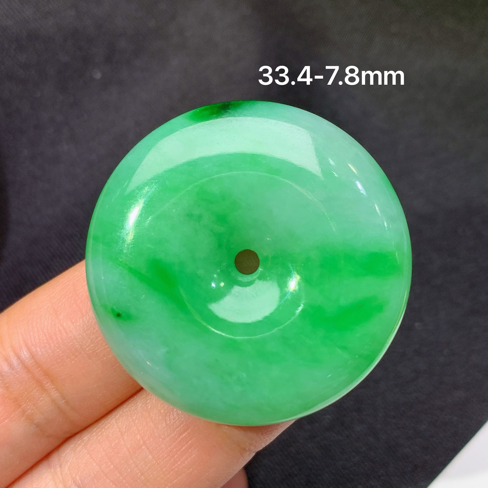 飘绿平安扣，冰润鲜阳，玉质细腻，种水足，Xm 尺寸33.4*7.8