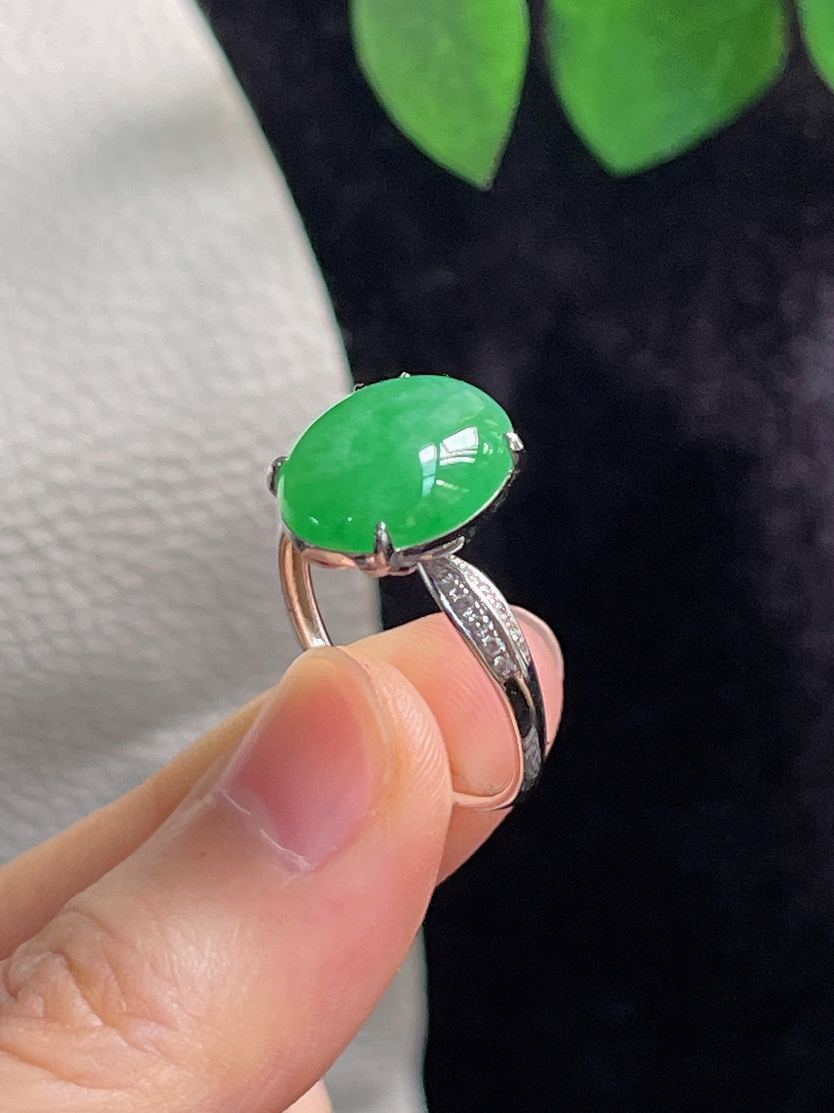 18k金翡翠冰糯种满绿色戒面戒指