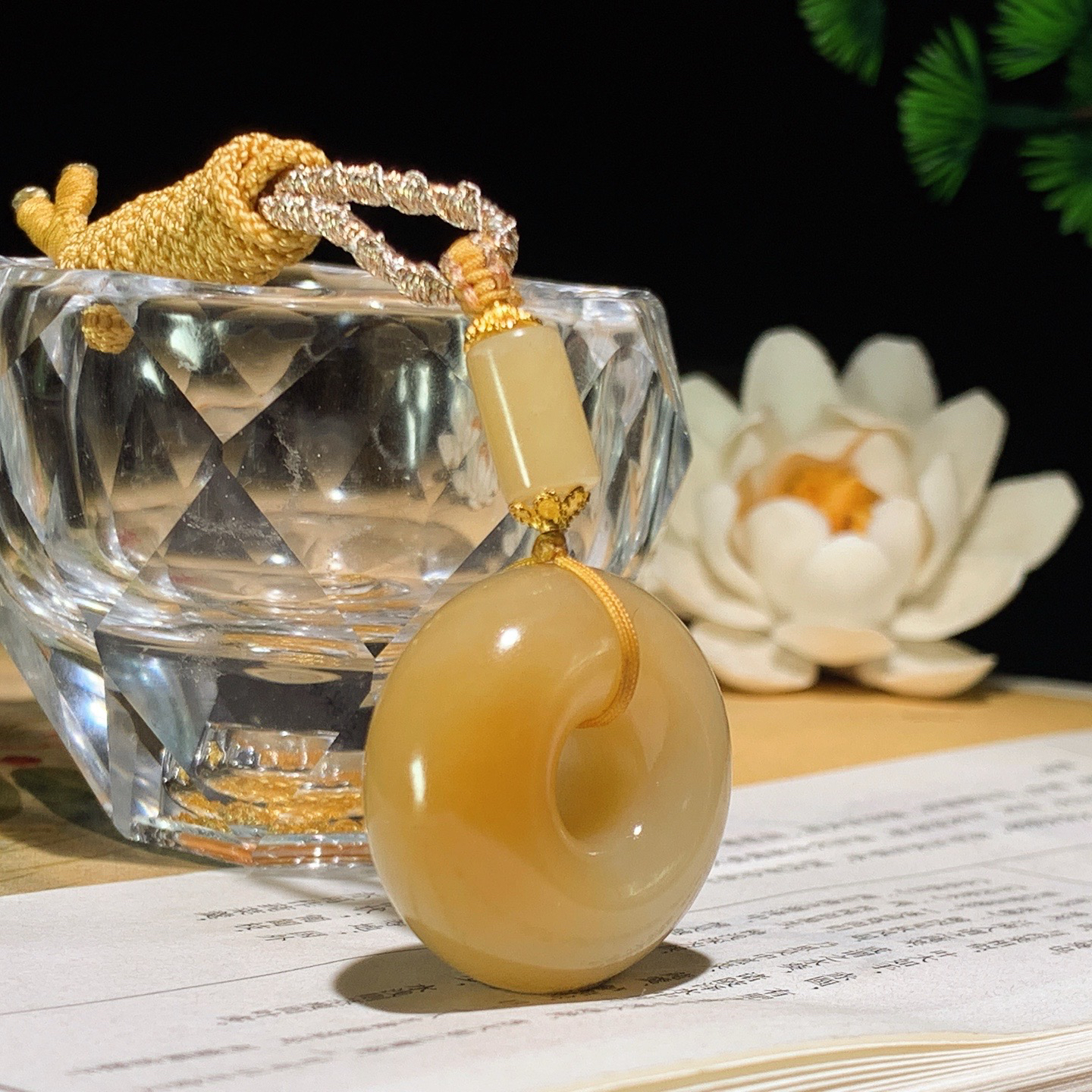 新疆和田玉白玉且末糖平安环怀古挂件 尺寸28/14重21.5克 玉质细腻油润 底色纯净 脂粉好，品质