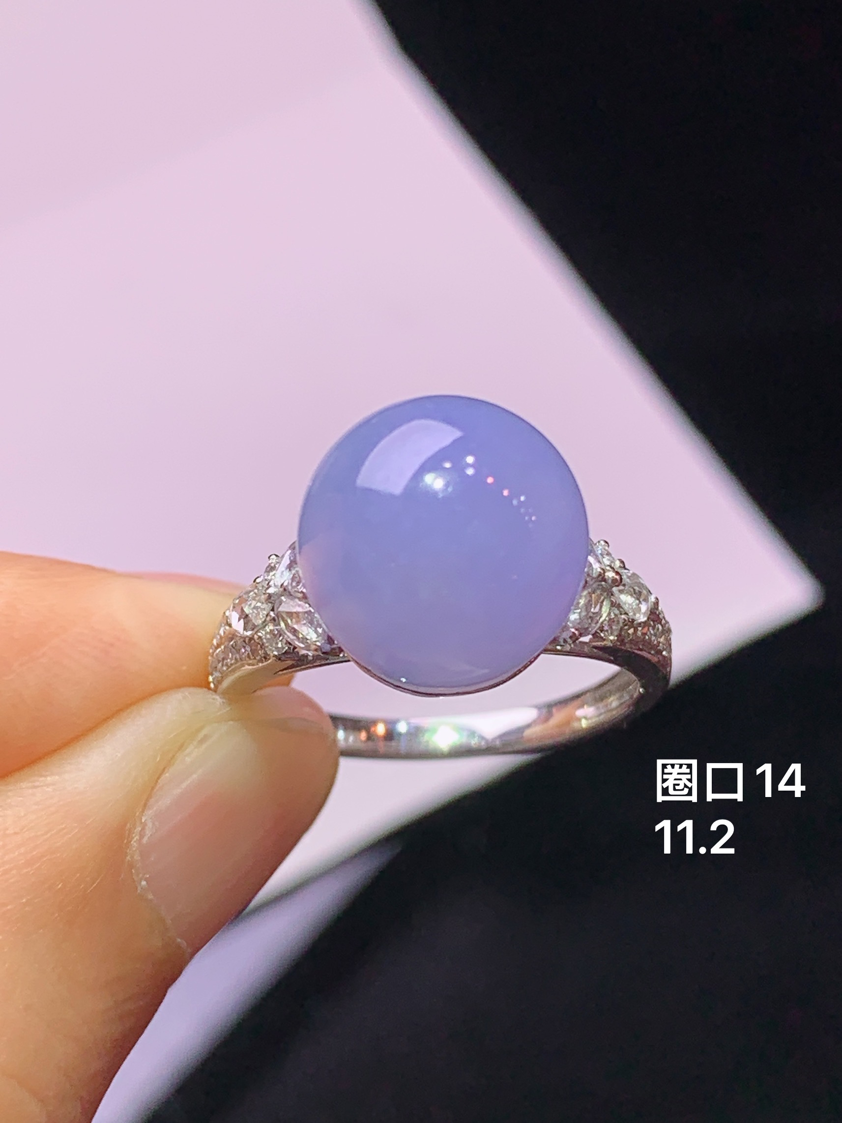 18k金钻镶嵌紫罗兰圆珠戒指 玉质细腻 色泽艳丽清新 水润亮眼 圈口14 整体尺寸11.2L2