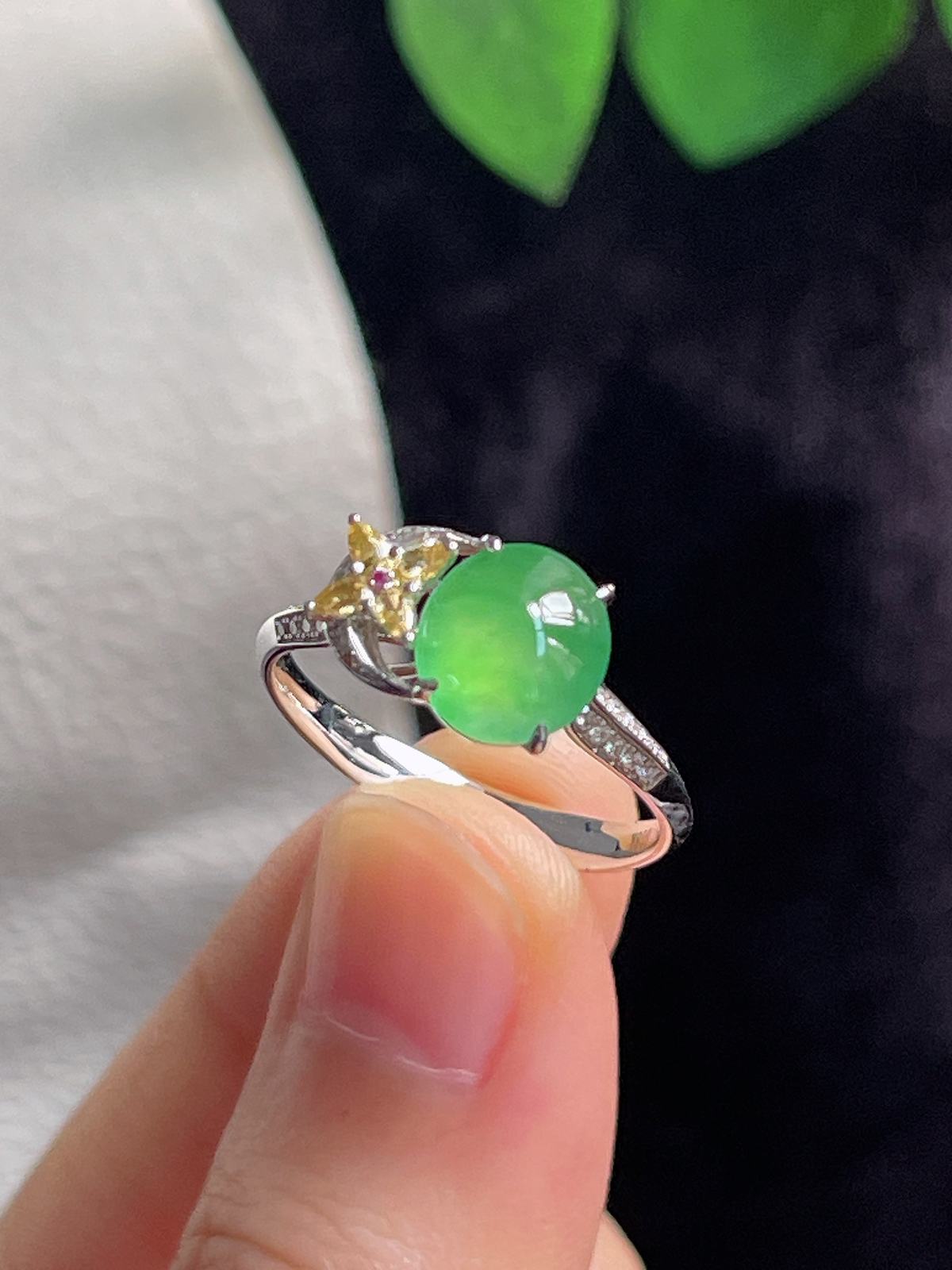 18k金翡翠冰糯种绿色戒指