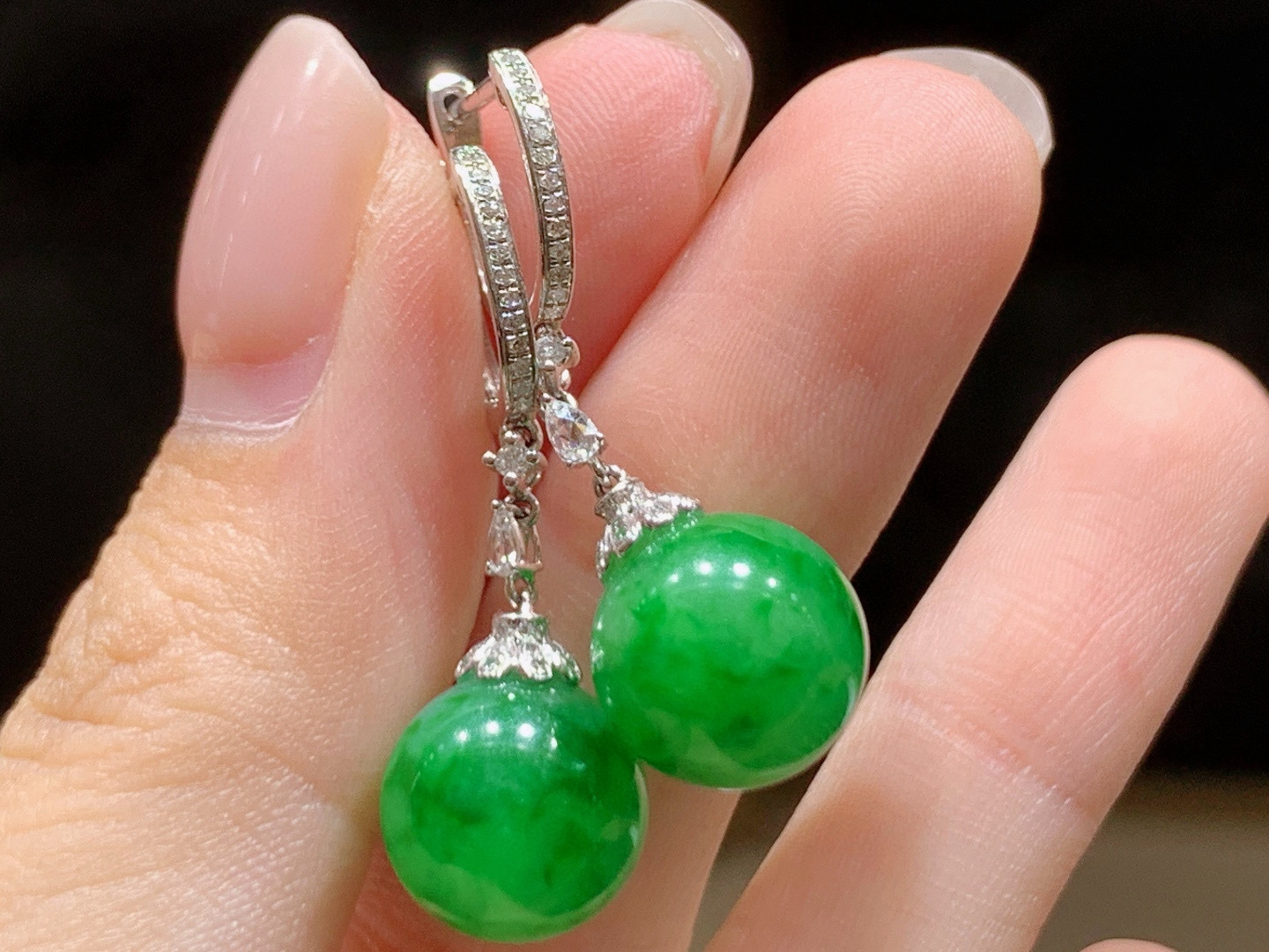 ️ 辣绿转运珠耳坠
种老水足 佩戴优雅气质 性价比高
18k金镶嵌