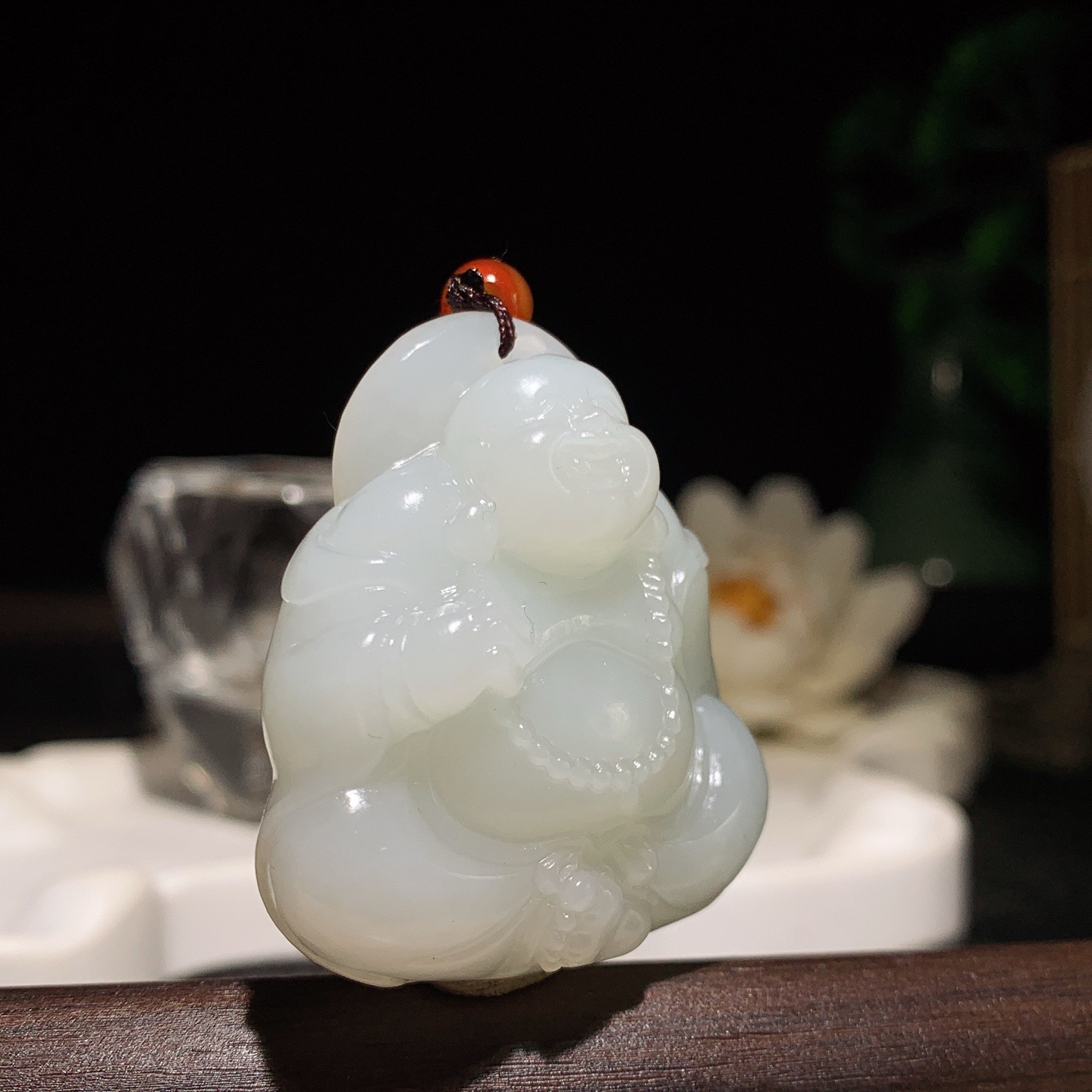 新疆和田玉白玉佛引福来挂件。尺寸41/36/17重39.5克 玉质细腻油润 底色纯净 脂粉好，品质好