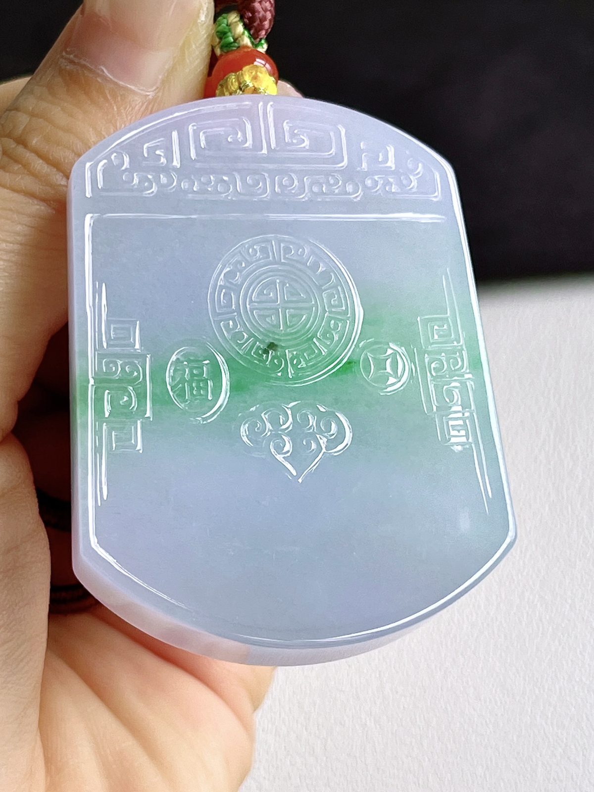 【裸石】冰春彩生肖马牌飘绿花仿古牌吊坠
【说明】缅料 性价比高 飘花
【尺寸】53.3-40-11.5