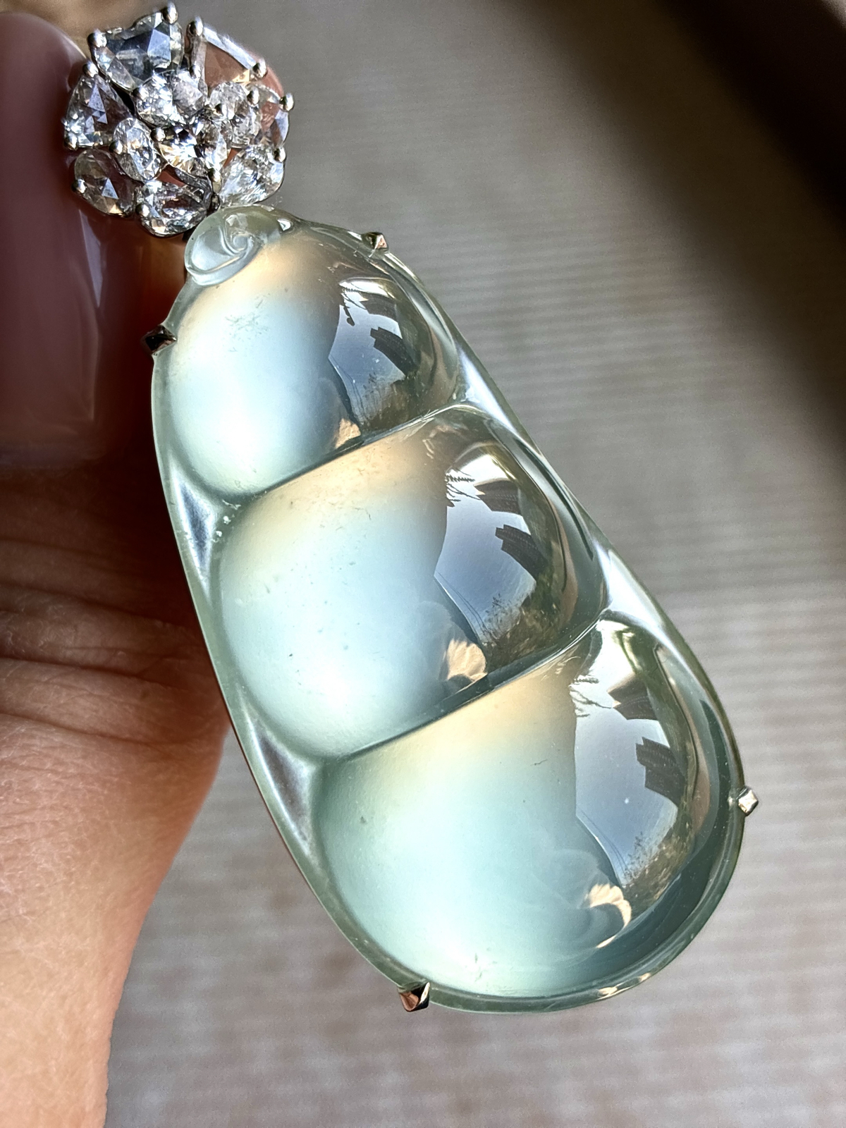 【镶嵌】🫧高冰玻璃种豆子福豆吊坠  
【说明】缅料 18k金镶嵌 性价比高  
【整体】54-22.