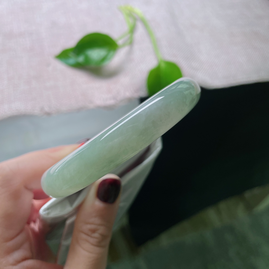 60/12.3/8.6，淡绿底正圈，大圈口，素雅不张扬，一点皮纹不显，ss49705a