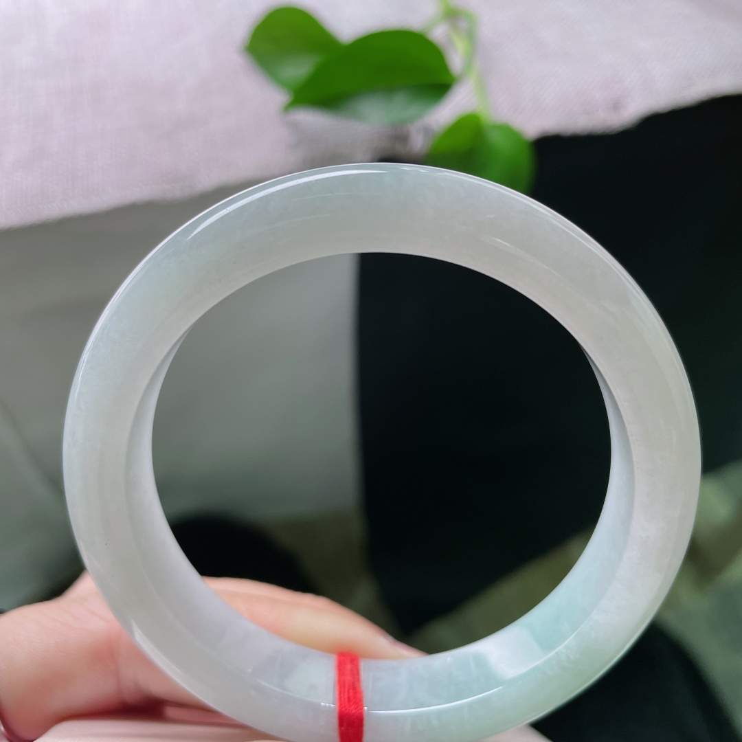 57.8/12.2/8.4，淡绿底正圈，温柔贤惠，素雅不张扬，种老，底子干净，ss47792a