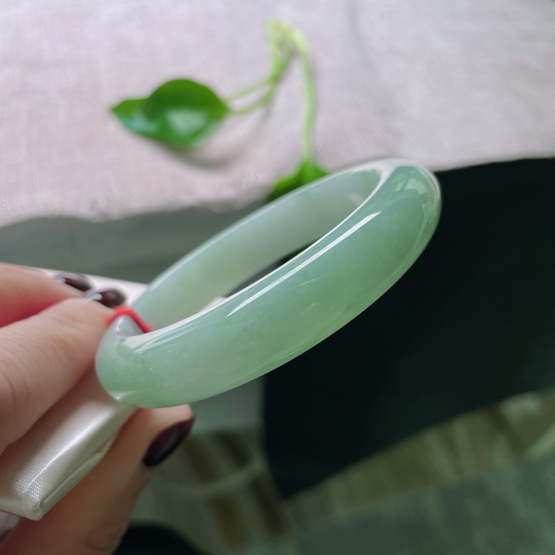 55/12.1/8.1绿底正圈，水润细腻，清雅，温柔大方，ss47981a