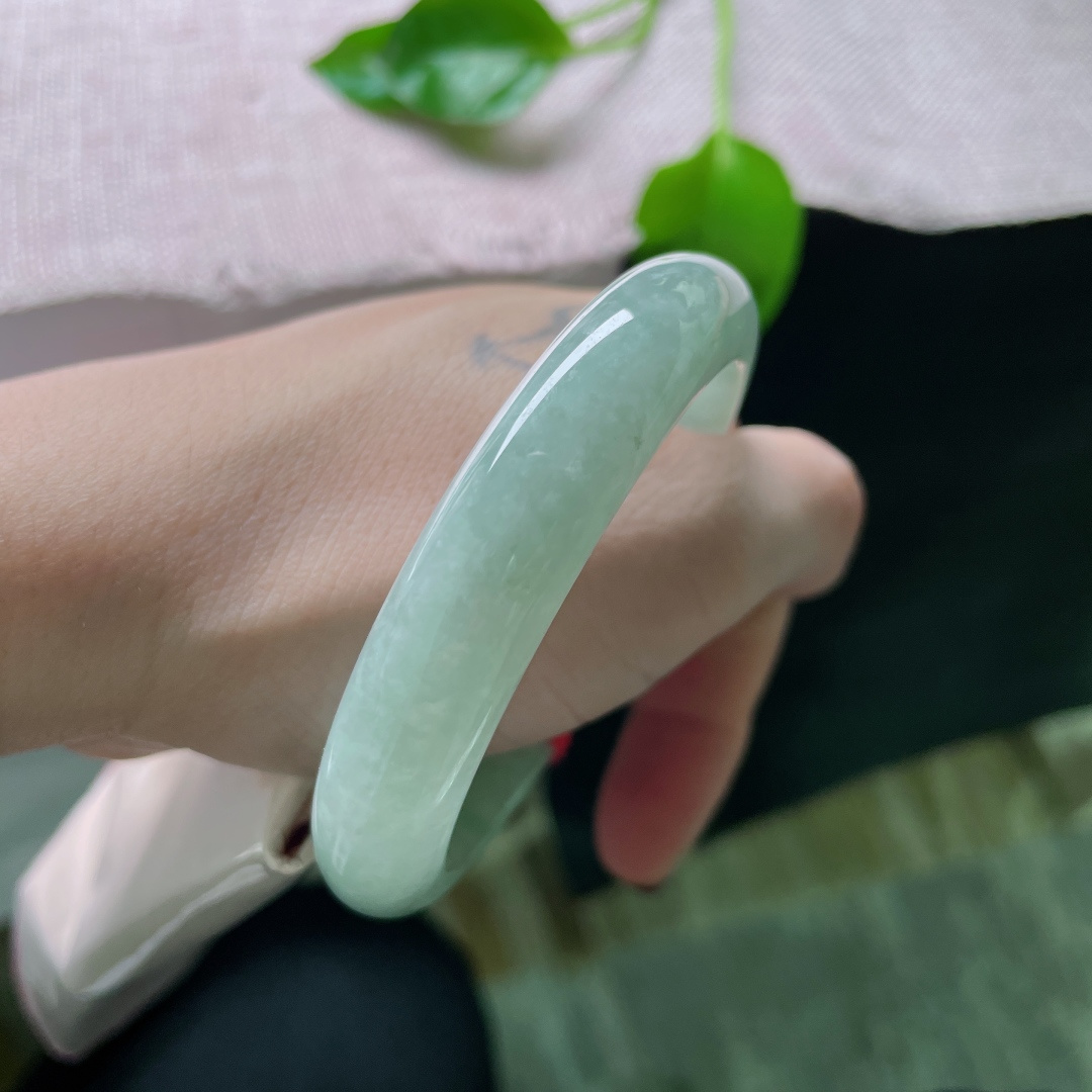 56.4/11.9/7.8绿底正圈，水润细腻，秀丽倾心，窄条，清新甜美，ss48776a