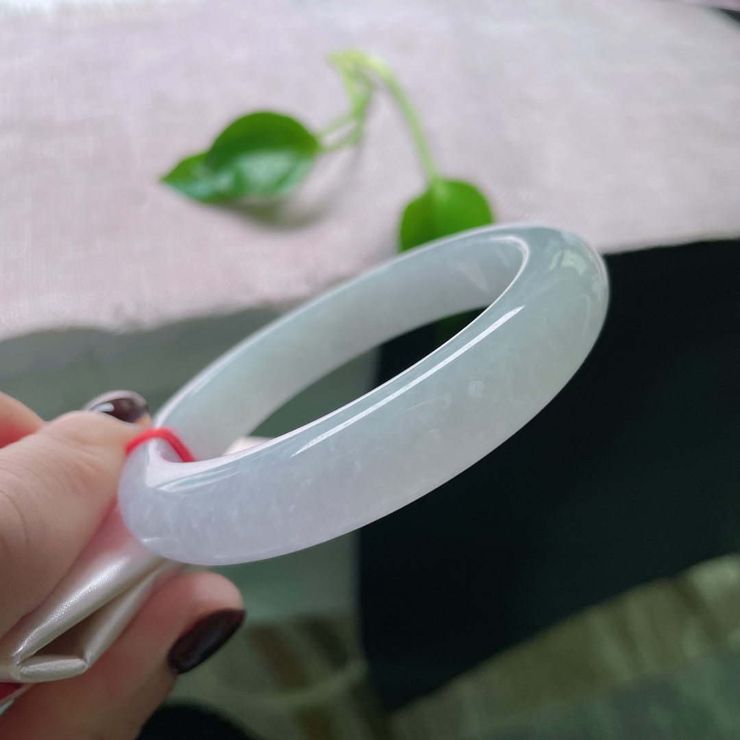 56.7/12.3/9.1，淡春彩正圈，当淡绿的新芽遇见淡紫的薄雾，便在腕间开出了一个最温柔的梦。，ss50058a