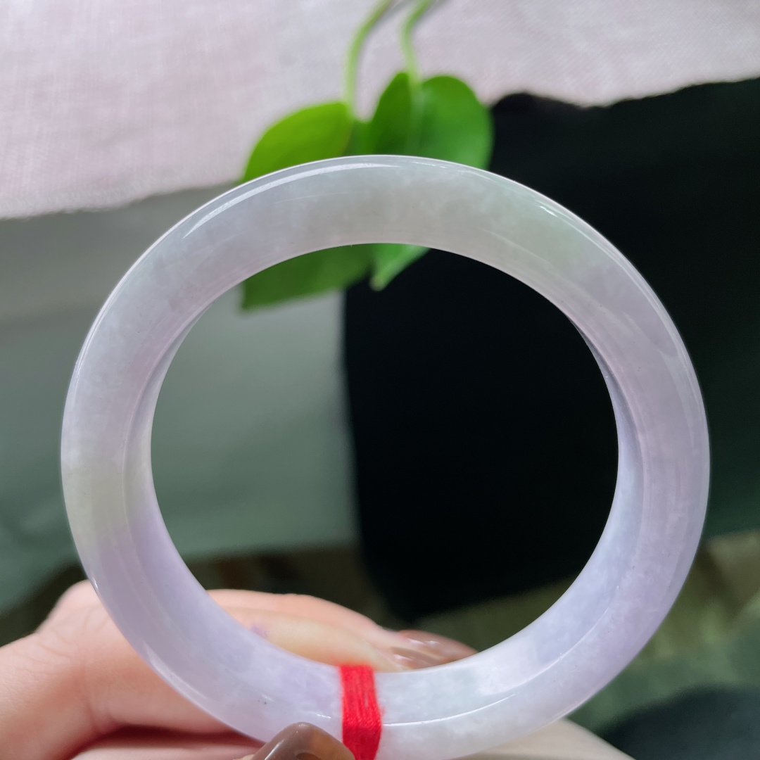 56.3/12.2/7.8，紫罗兰正圈，一抹紫韵映素心，光影流转间紫调微微灵动。，ss46421a