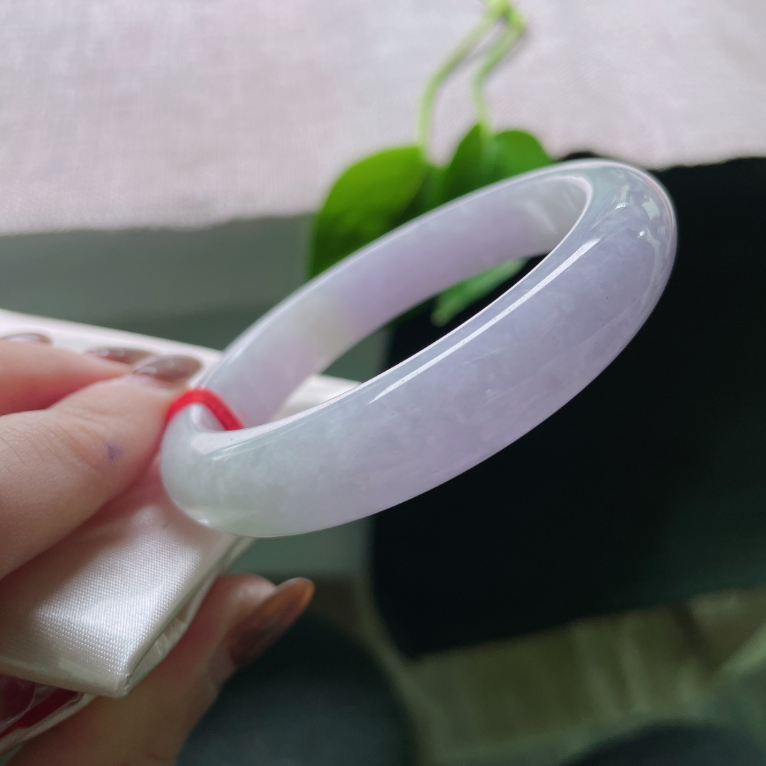 56.3/12.2/7.8，紫罗兰正圈，一抹紫韵映素心，光影流转间紫调微微灵动。，ss46421a