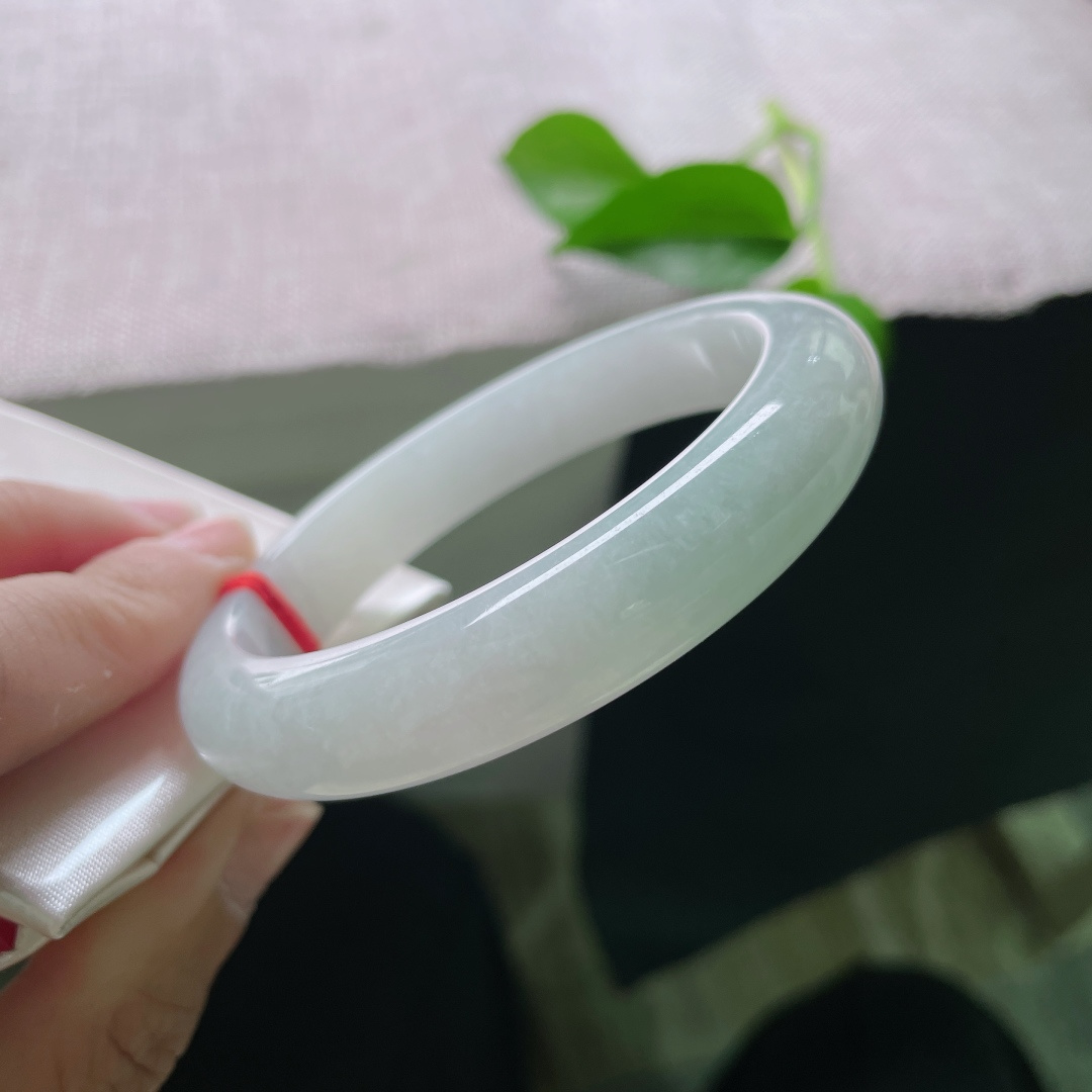 57.8/12.2/8.4，淡绿底正圈，温柔贤惠，素雅不张扬，种老，底子干净，ss47792a