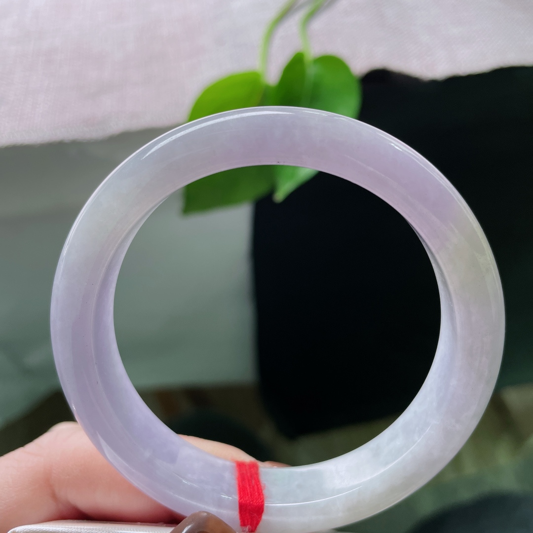 56.3/12.2/7.8，紫罗兰正圈，一抹紫韵映素心，光影流转间紫调微微灵动。，ss46421a