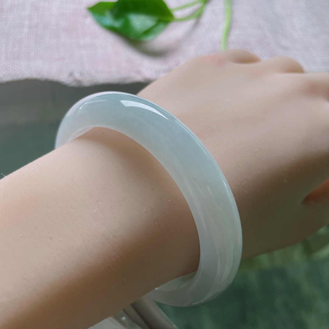 56/11.3/8.3白底正圈，水润细腻，悠悠的云里有淡淡的诗，简约大方，ss46311a