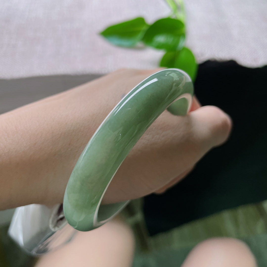 56.2/11.8/8.8，半山水正圈，水头好，如雨后天青，水墨在宣纸上化开。整体，ss49191a