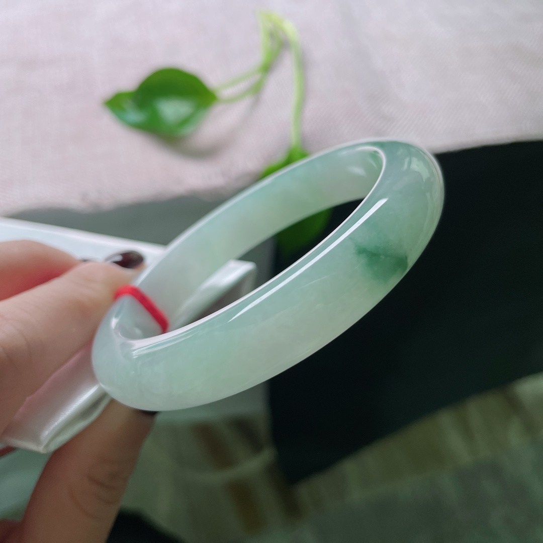 58.3/11.6/8.3飘花正圈，料子细腻，一抹飘花，飘逸灵动，ss49419a