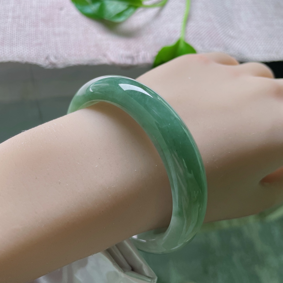 55.6/13/8.6油青正圈，水润细腻，青山绿水，沉稳贵气，大方，皮纹，ss49206a