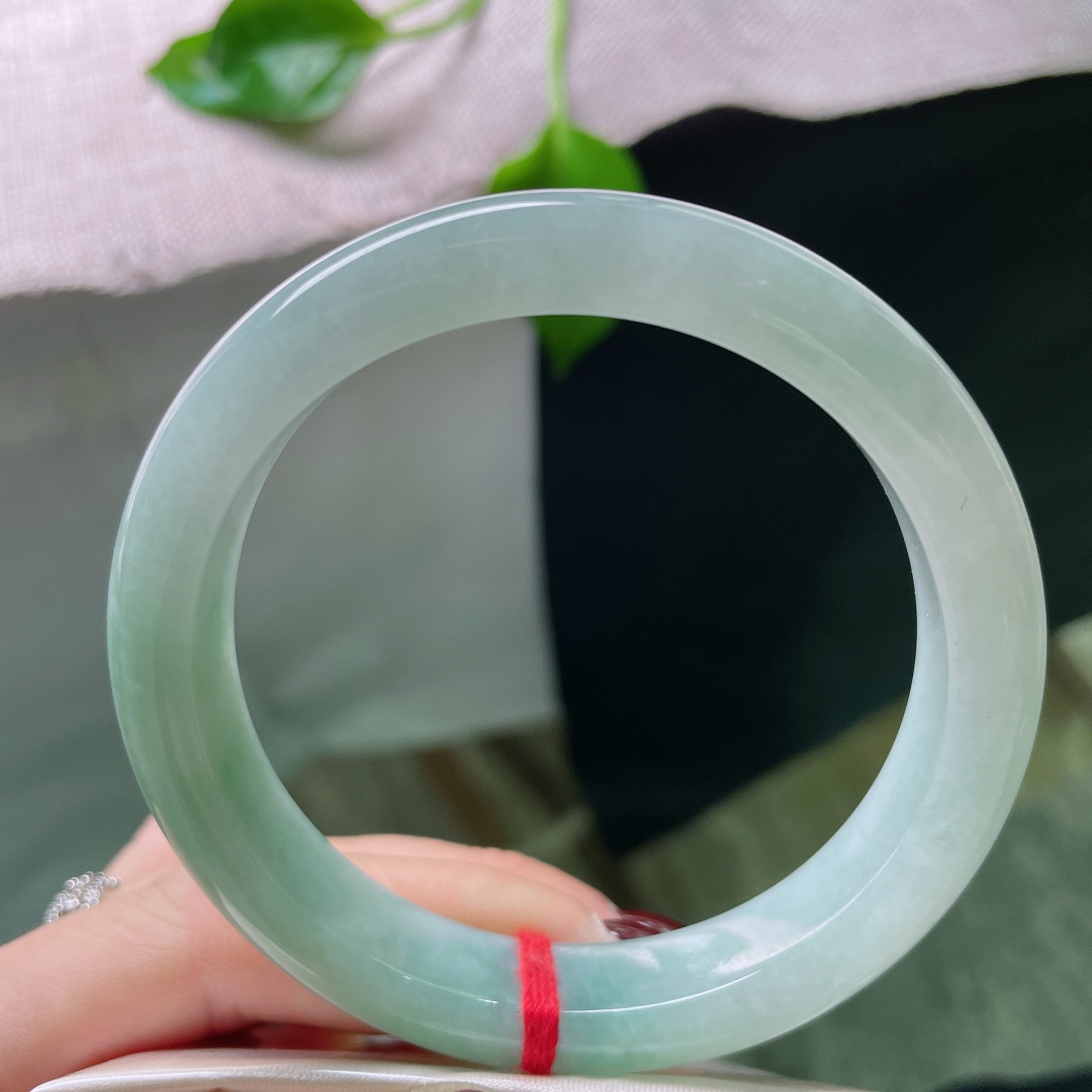 58.5/11.8/8.4，淡绿底正圈，底子细腻干净，不是浓墨重彩，而是恰到好处的温柔。色根，“ss47924a