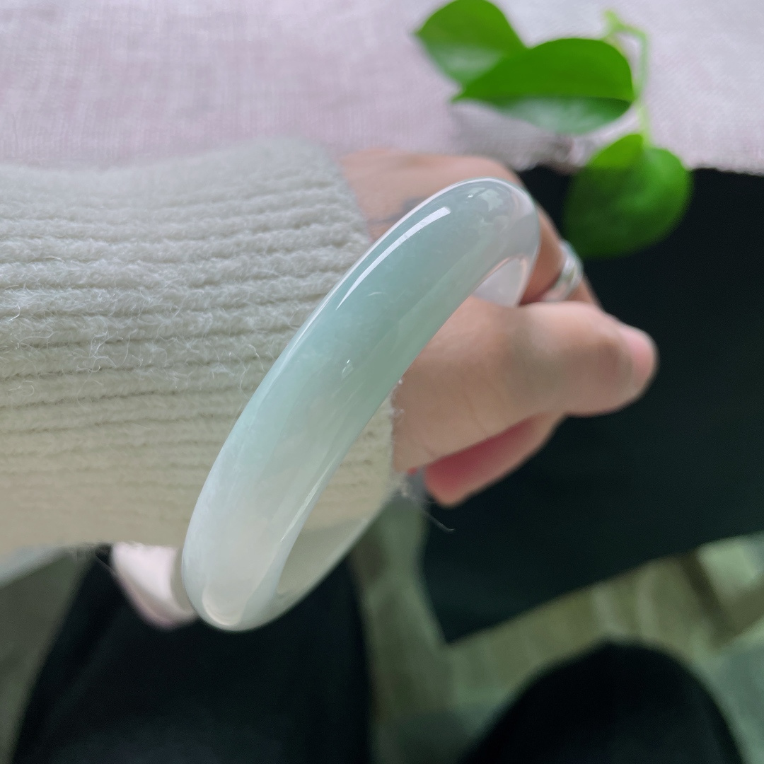 57.8/12.2/8.4，淡绿底正圈，温柔贤惠，素雅不张扬，种老，底子干净，ss47792a