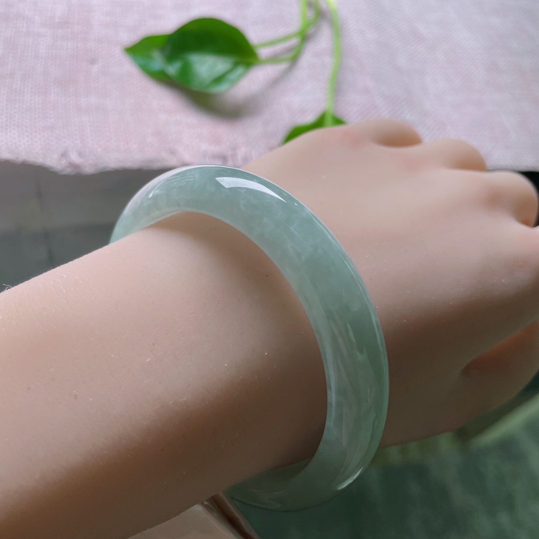 56.4/11.9/7.8绿底正圈，水润细腻，秀丽倾心，窄条，清新甜美，ss48776a