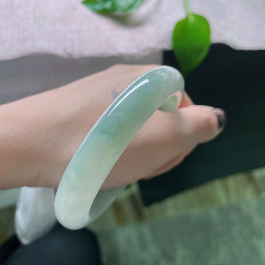 60/12.3/8.6，淡绿底正圈，大圈口，素雅不张扬，一点皮纹不显，ss49705a